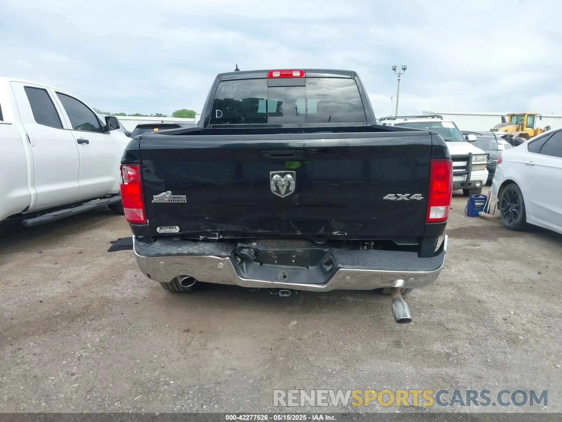 16 Photograph of a damaged car 1C6RR7GT7KS637097 RAM 1500 CLASSIC 2019