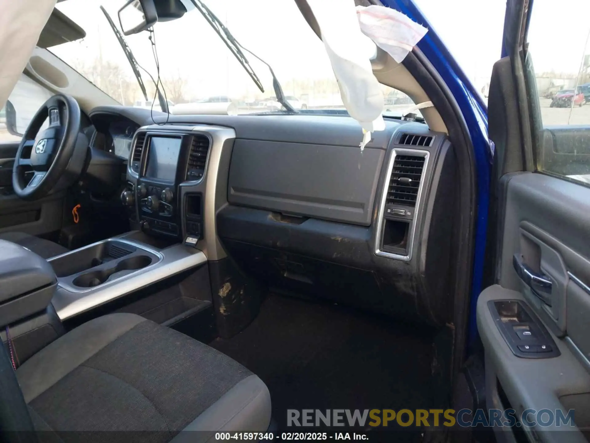 5 Photograph of a damaged car 1C6RR7GT7KS648424 RAM 1500 CLASSIC 2019