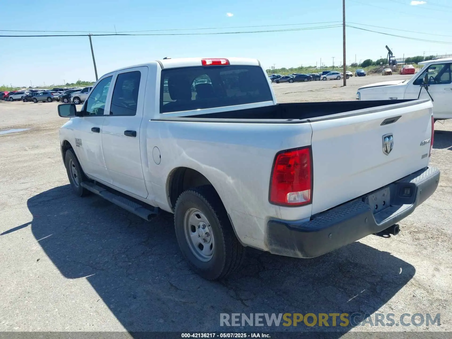 3 Photograph of a damaged car 1C6RR7KG6KS580742 RAM 1500 CLASSIC 2019