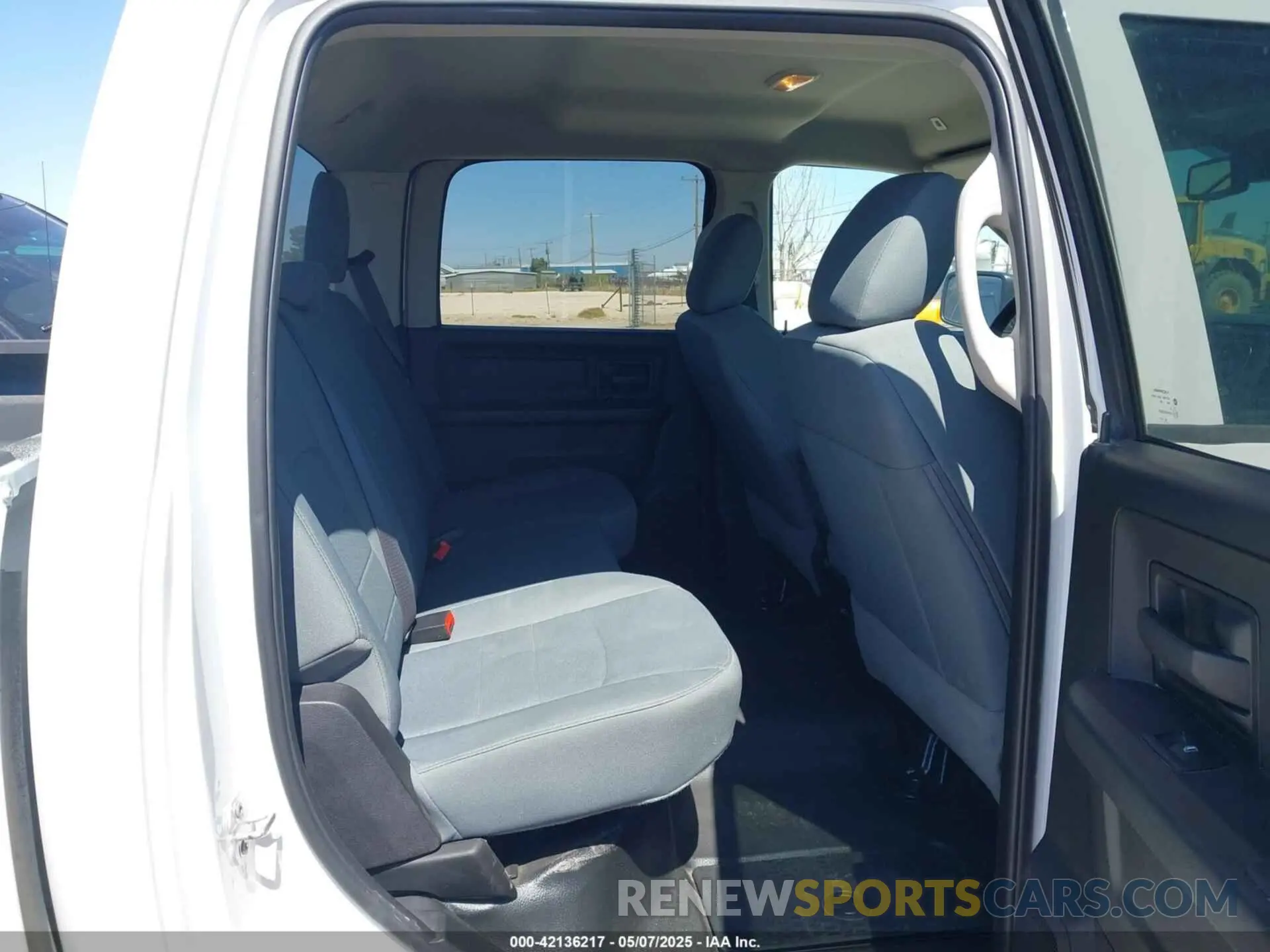 8 Photograph of a damaged car 1C6RR7KG6KS580742 RAM 1500 CLASSIC 2019