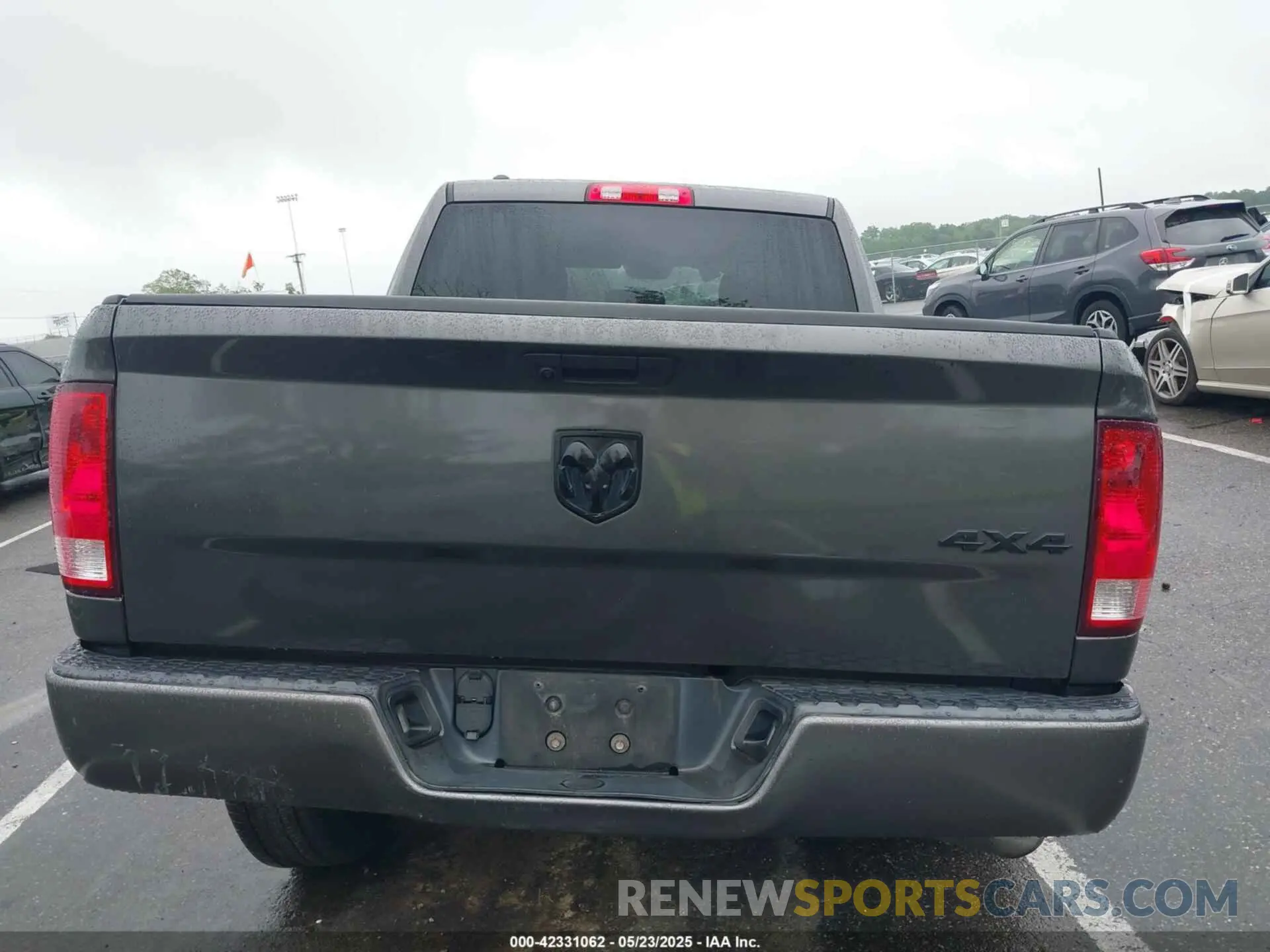 16 Photograph of a damaged car 1C6RR7KG9KS520387 RAM 1500 CLASSIC 2019