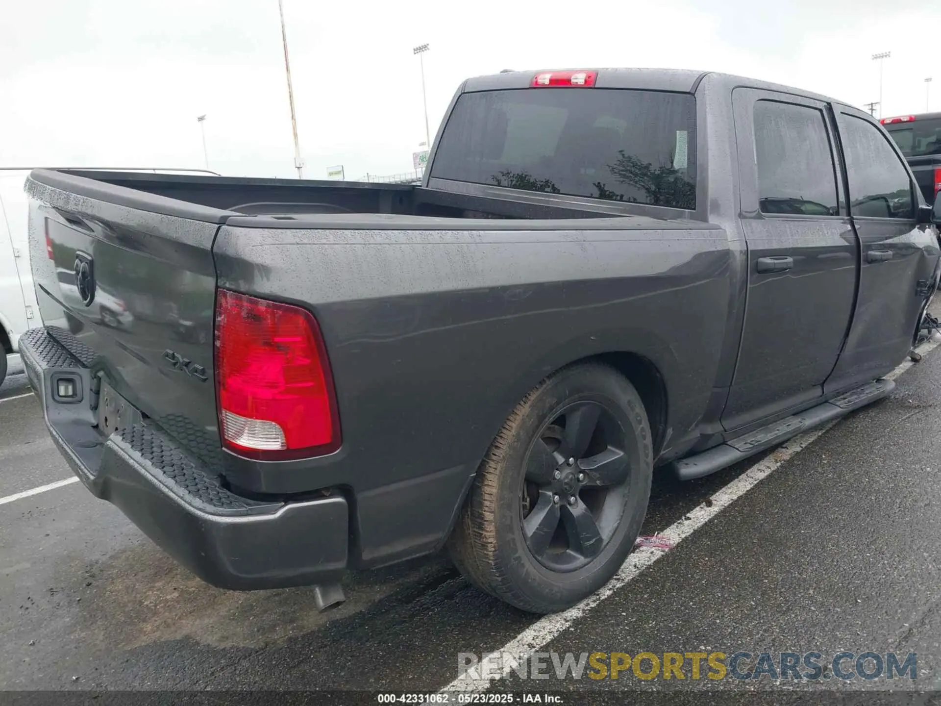4 Photograph of a damaged car 1C6RR7KG9KS520387 RAM 1500 CLASSIC 2019