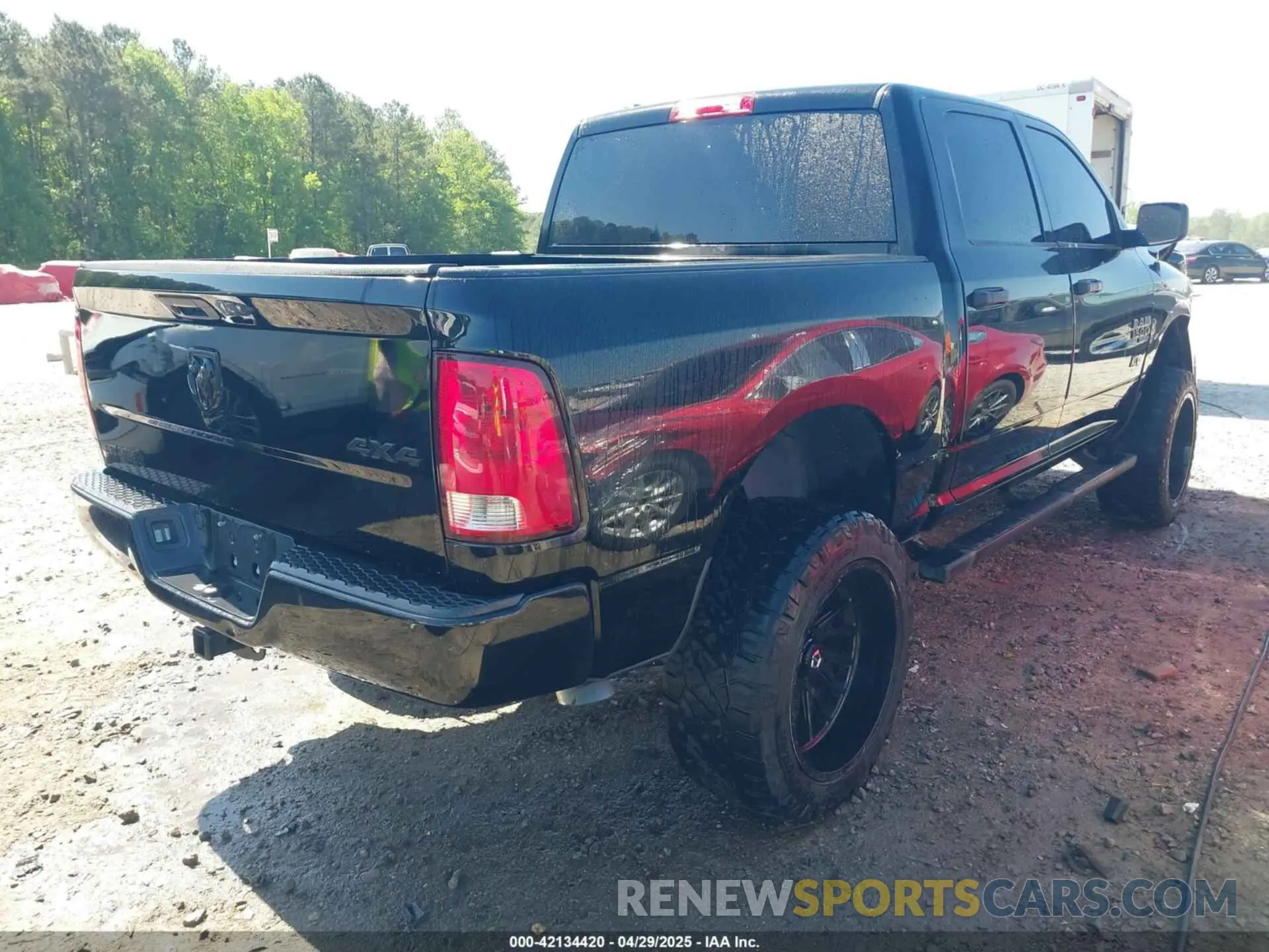 4 Photograph of a damaged car 1C6RR7KG9KS709945 RAM 1500 CLASSIC 2019