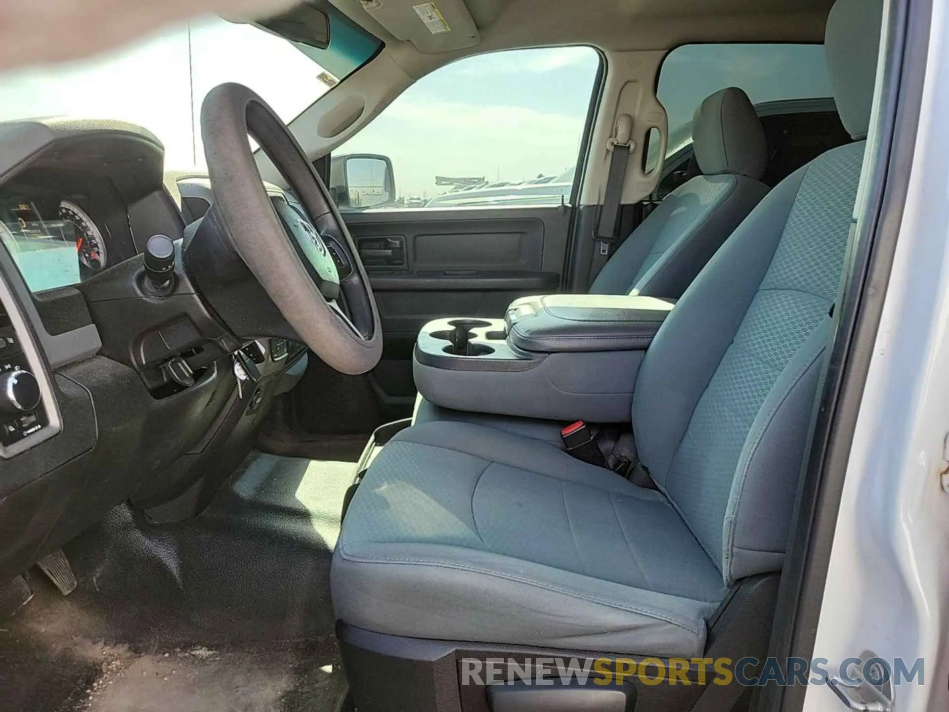 1 Photograph of a damaged car 1C6RR7KT0KS601467 RAM 1500 CLASSIC 2019