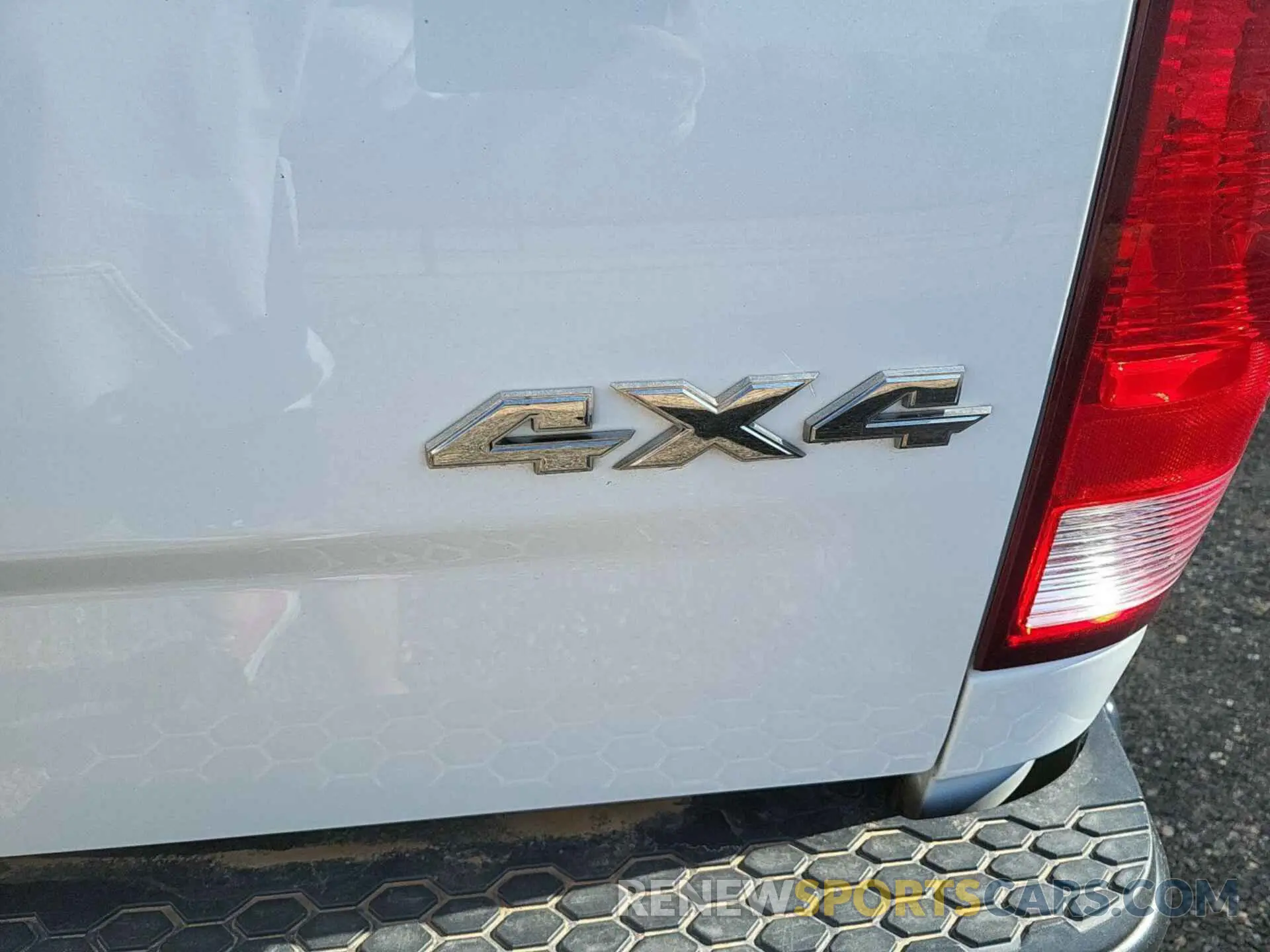 20 Photograph of a damaged car 1C6RR7KT0KS601467 RAM 1500 CLASSIC 2019