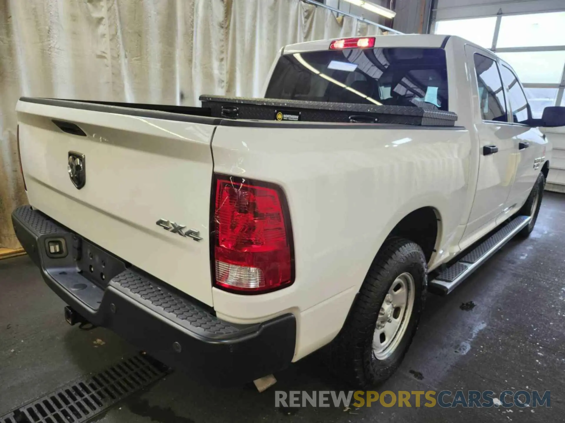 12 Photograph of a damaged car 1C6RR7KT2KS596286 RAM 1500 CLASSIC 2019