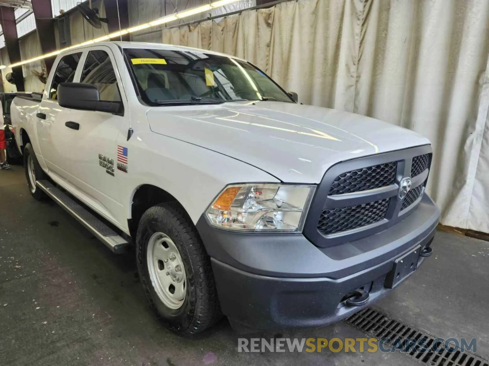 2 Photograph of a damaged car 1C6RR7KT2KS596286 RAM 1500 CLASSIC 2019