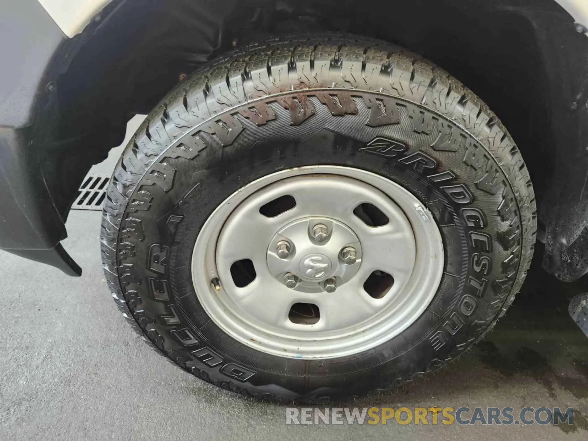 21 Photograph of a damaged car 1C6RR7KT2KS596286 RAM 1500 CLASSIC 2019
