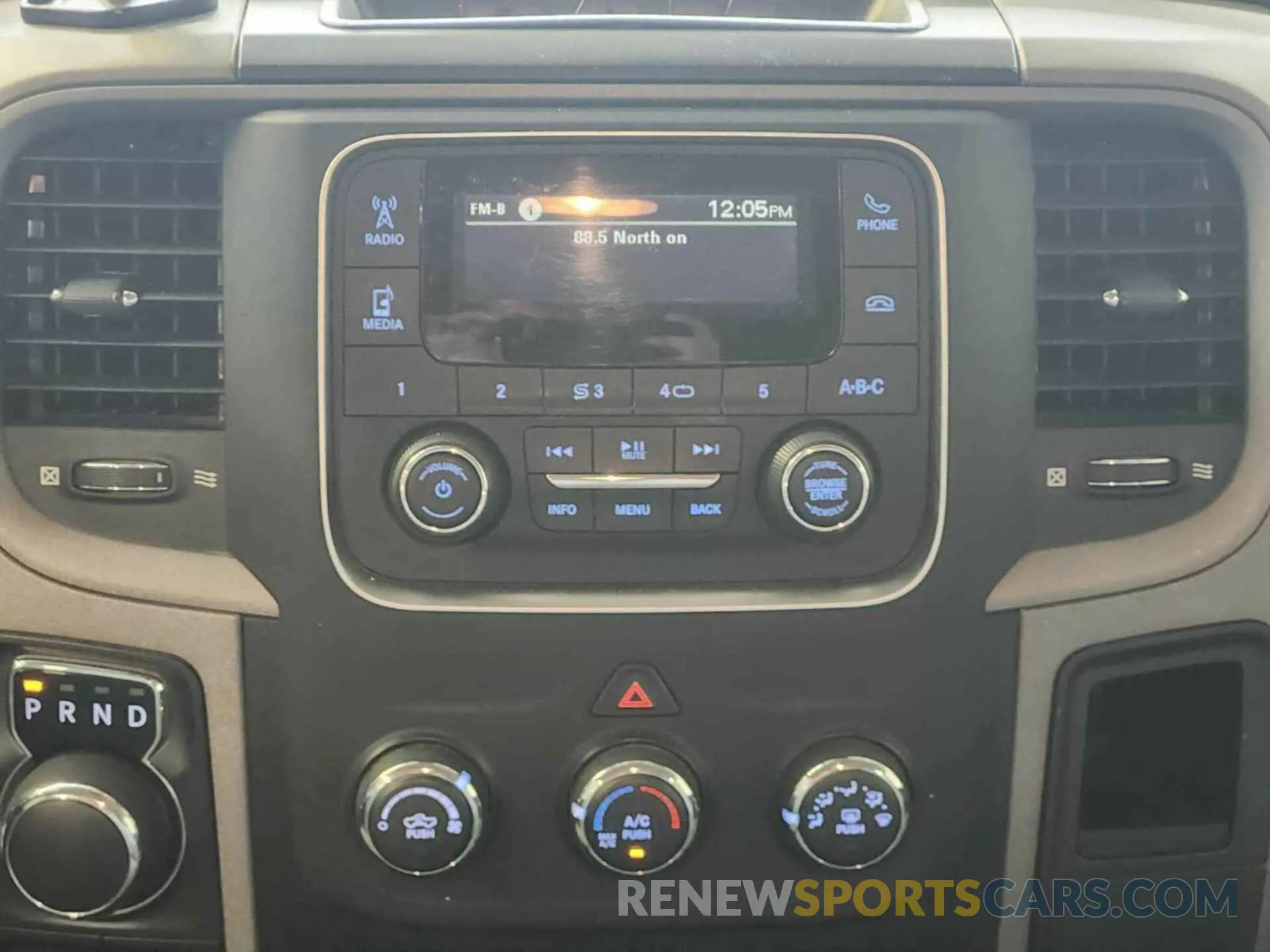 24 Photograph of a damaged car 1C6RR7KT2KS596286 RAM 1500 CLASSIC 2019