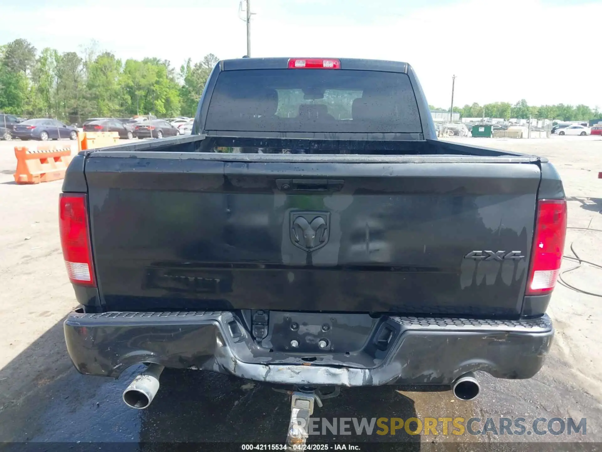 16 Photograph of a damaged car 1C6RR7KT7KS519977 RAM 1500 CLASSIC 2019