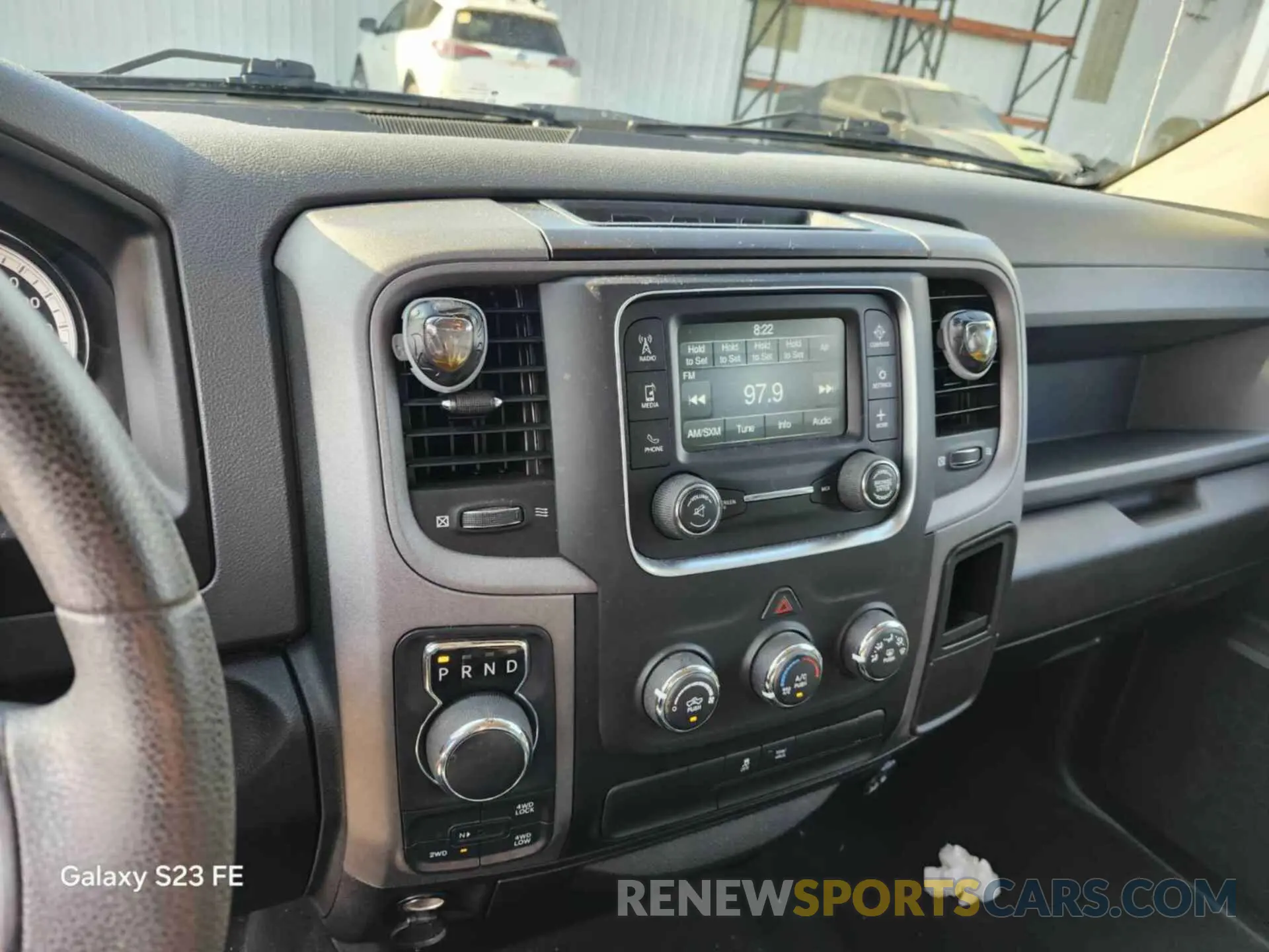 5 Photograph of a damaged car 1C6RR7KTXKS505913 RAM 1500 CLASSIC 2019