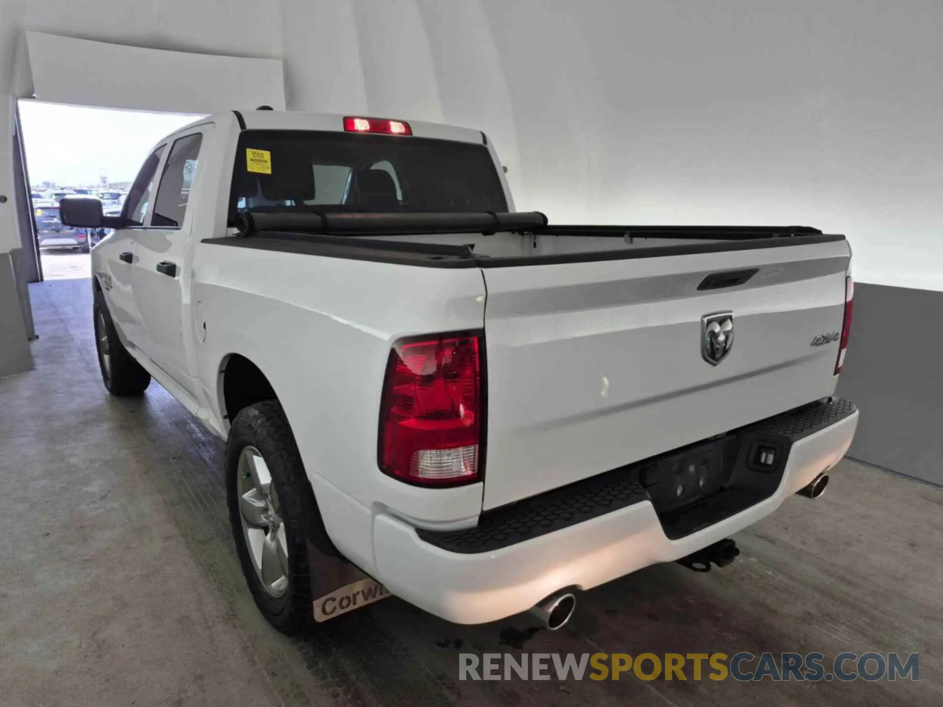 7 Photograph of a damaged car 1C6RR7KTXKS505913 RAM 1500 CLASSIC 2019
