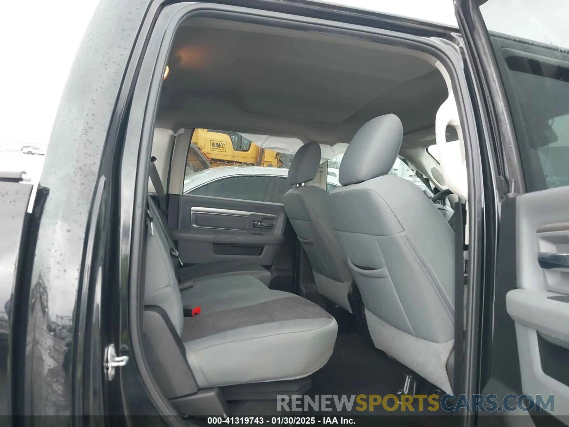 8 Photograph of a damaged car 1C6RR7LG8KS717307 RAM 1500 CLASSIC 2019