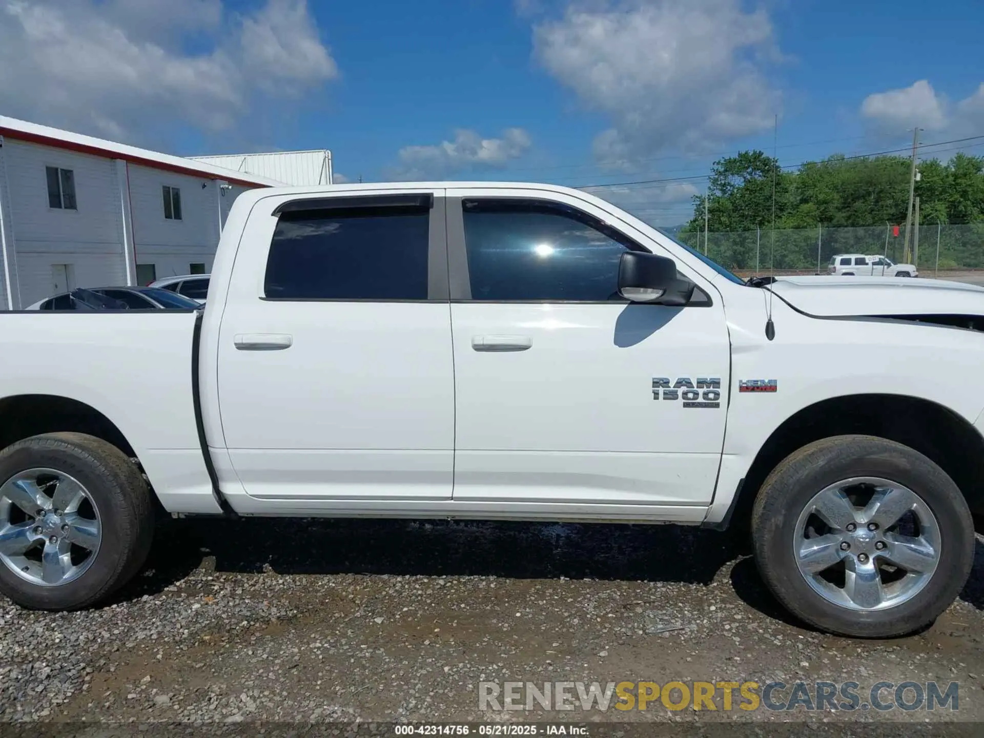 13 Photograph of a damaged car 1C6RR7LT1KS568932 RAM 1500 CLASSIC 2019