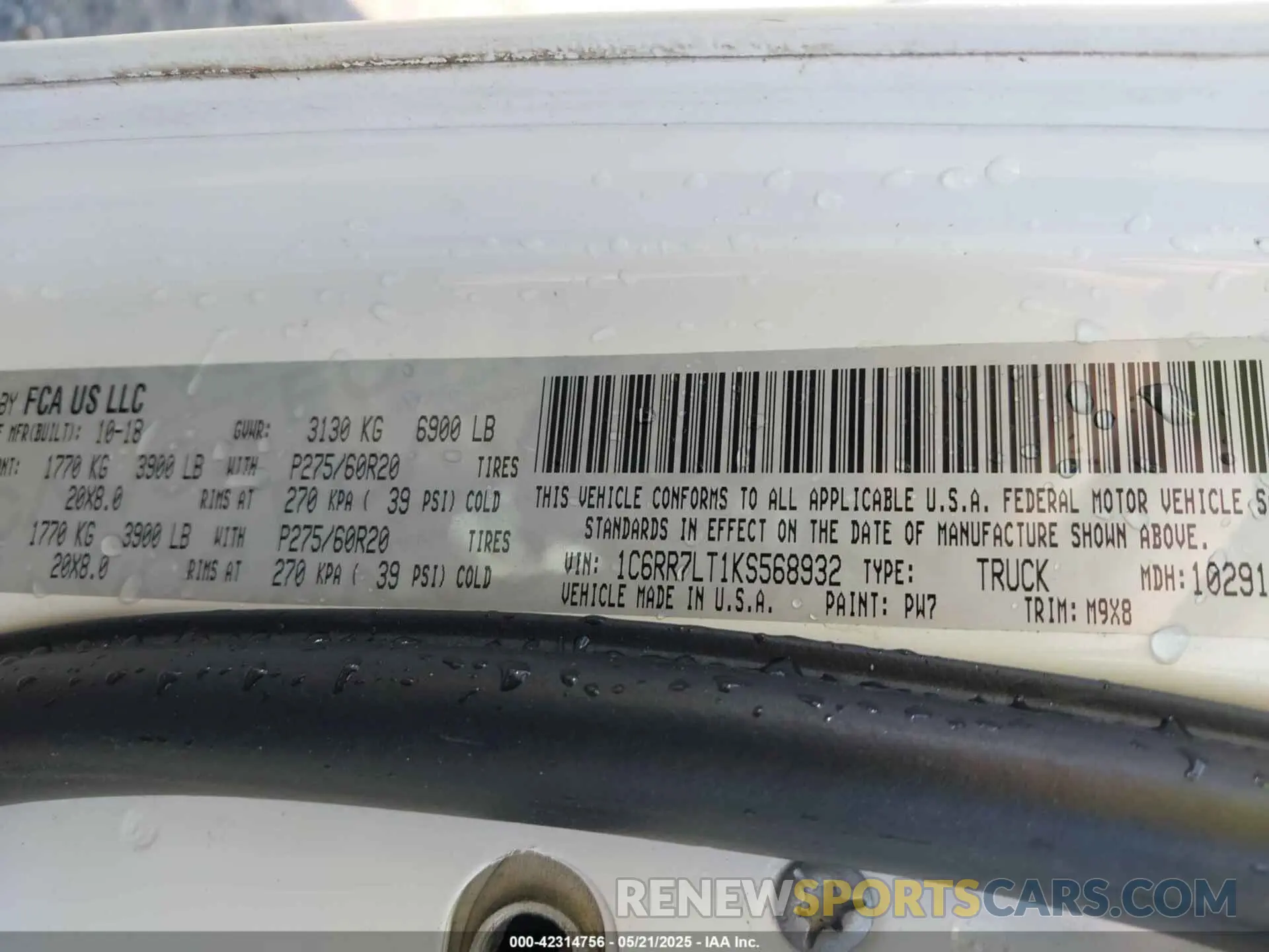 9 Photograph of a damaged car 1C6RR7LT1KS568932 RAM 1500 CLASSIC 2019