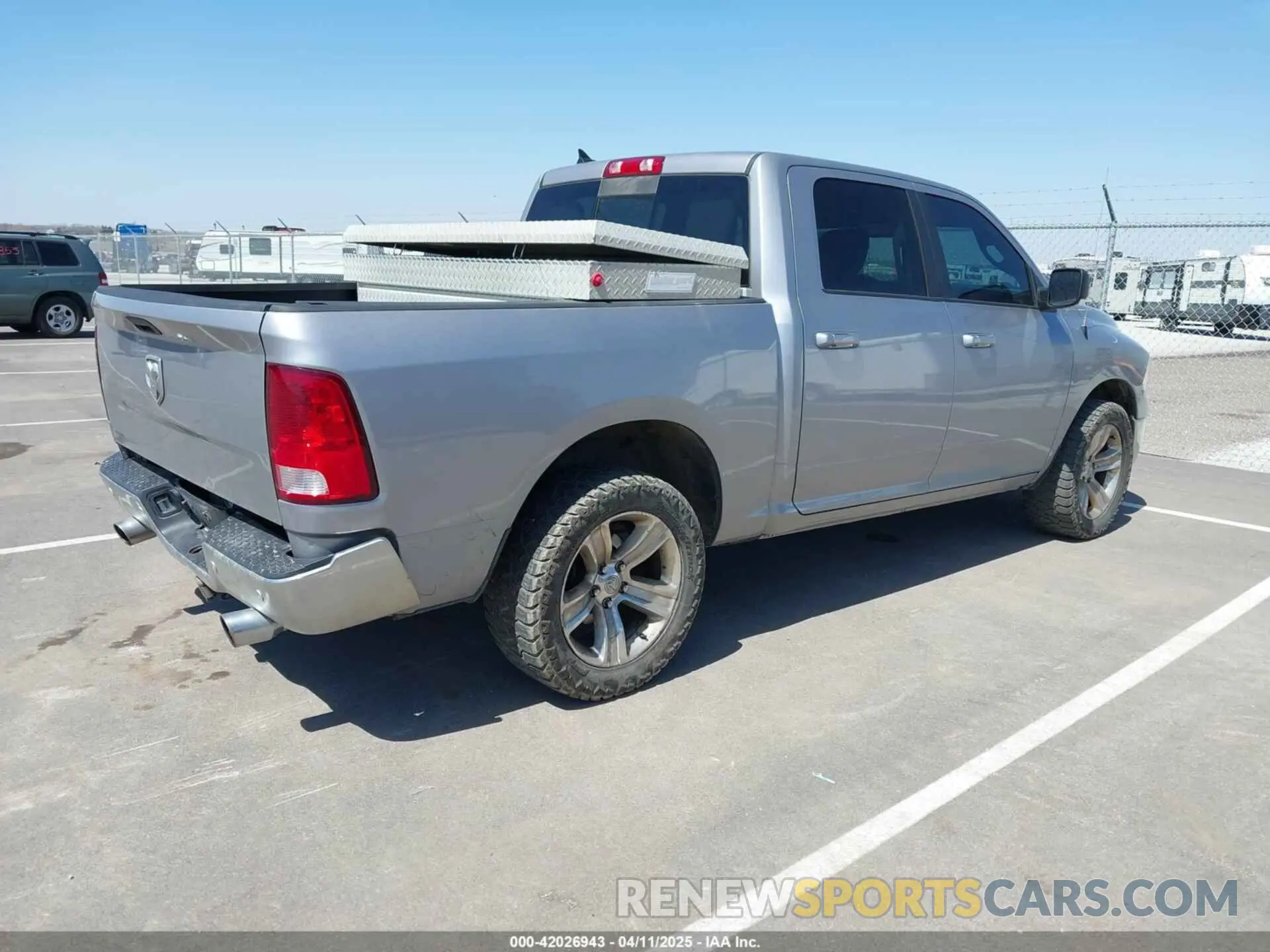 4 Photograph of a damaged car 1C6RR7LT1KS687578 RAM 1500 CLASSIC 2019