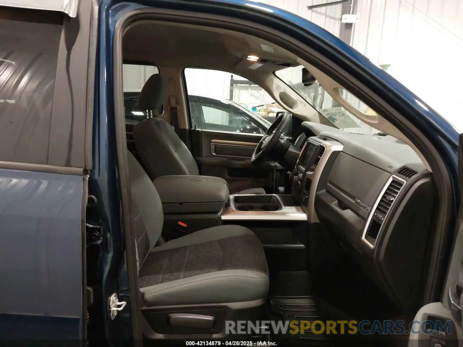 5 Photograph of a damaged car 1C6RR7LT2KS638521 RAM 1500 CLASSIC 2019