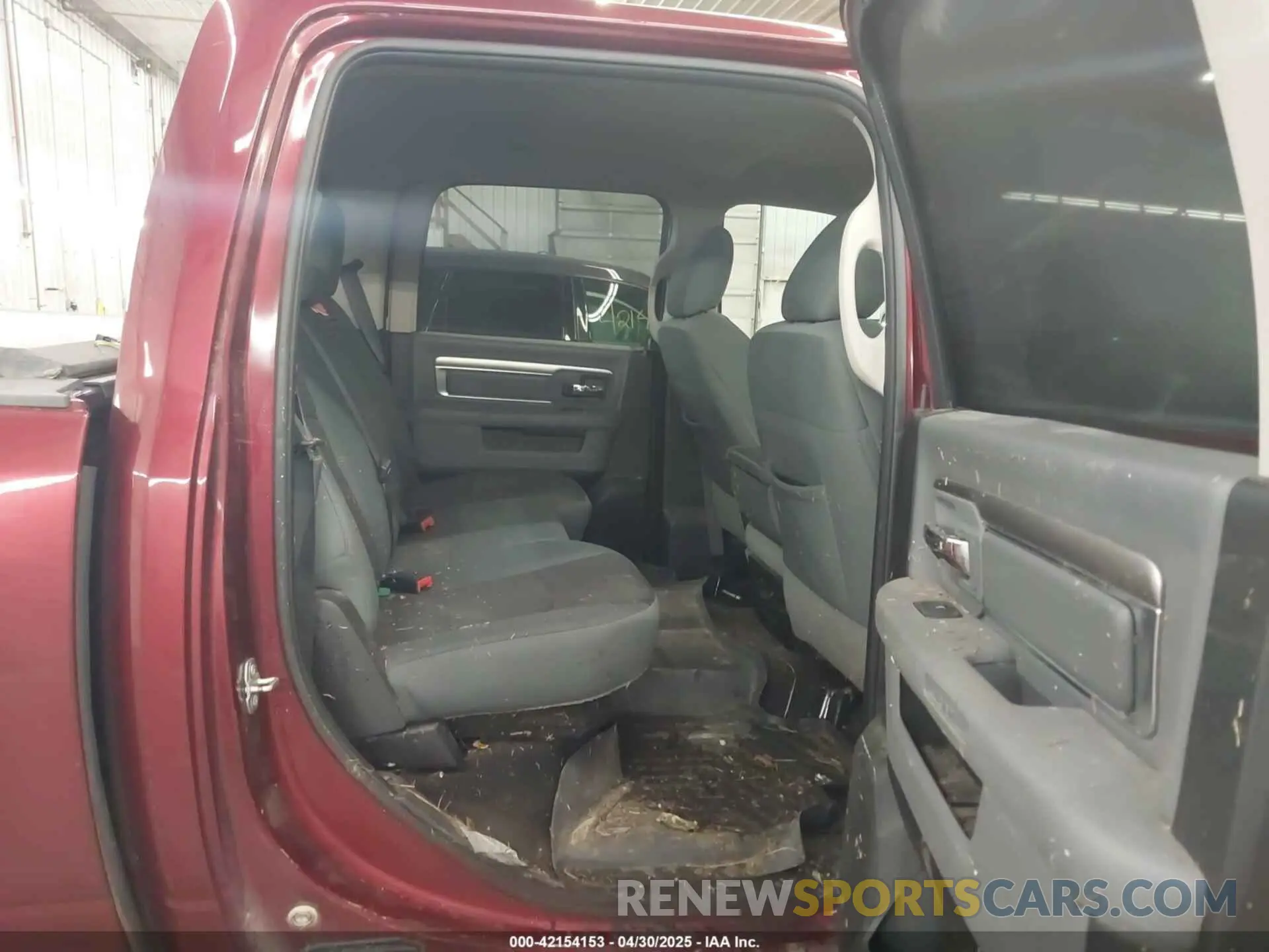 8 Photograph of a damaged car 1C6RR7LT2KS735542 RAM 1500 CLASSIC 2019