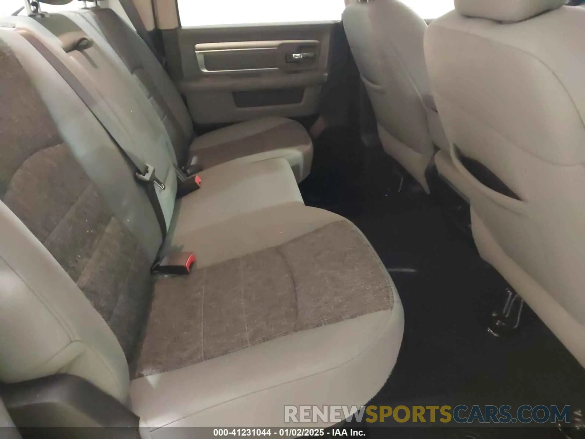 8 Photograph of a damaged car 1C6RR7LT5KS659203 RAM 1500 CLASSIC 2019