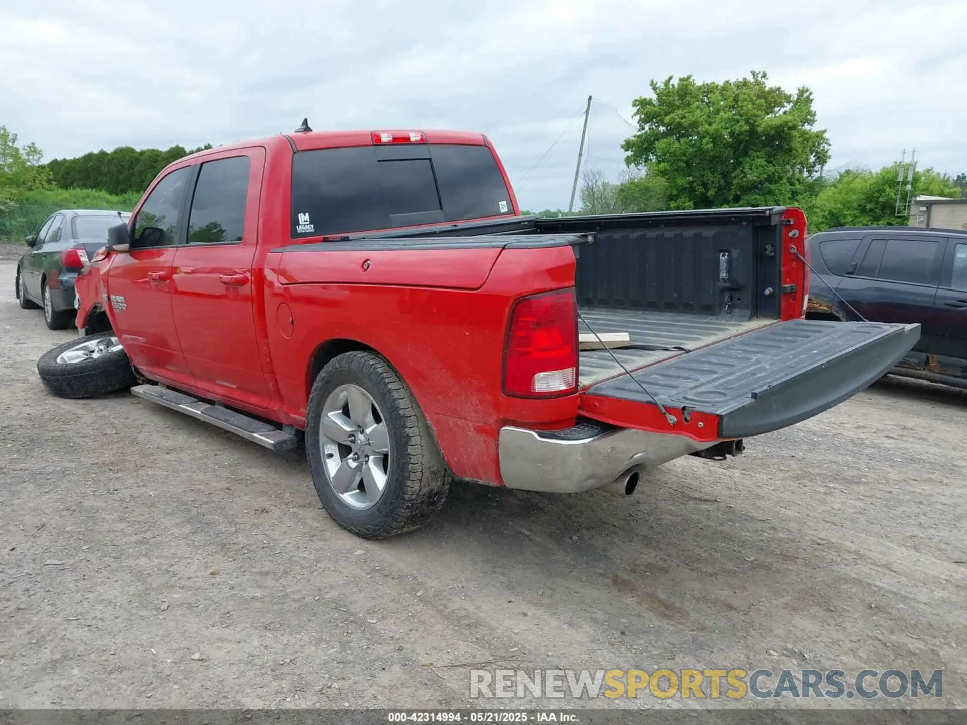 3 Photograph of a damaged car 1C6RR7LT6KS527356 RAM 1500 CLASSIC 2019