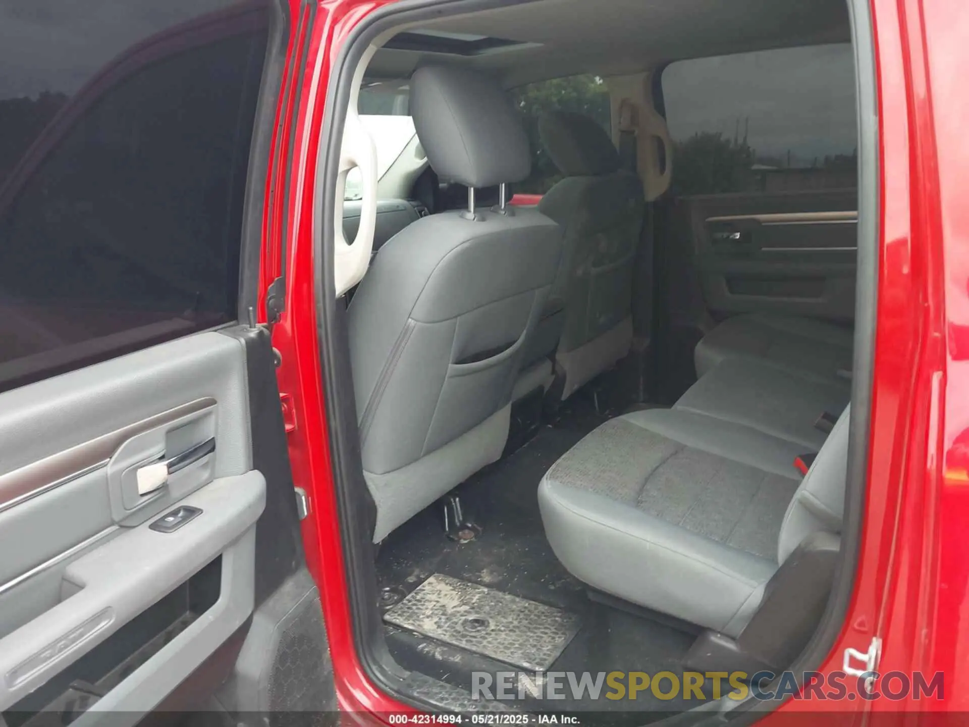 8 Photograph of a damaged car 1C6RR7LT6KS527356 RAM 1500 CLASSIC 2019