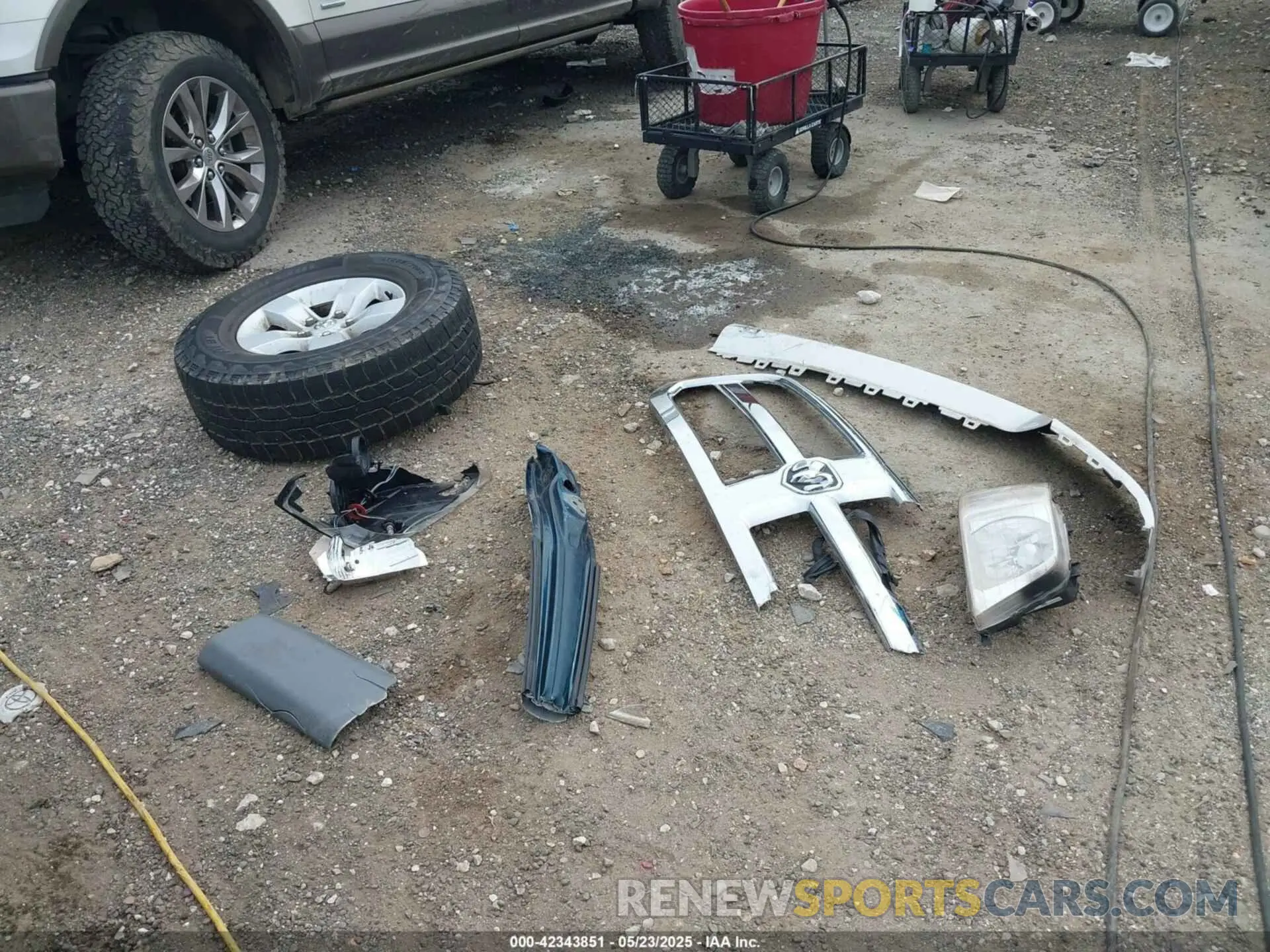 11 Photograph of a damaged car 1C6RR7LT6KS550104 RAM 1500 CLASSIC 2019