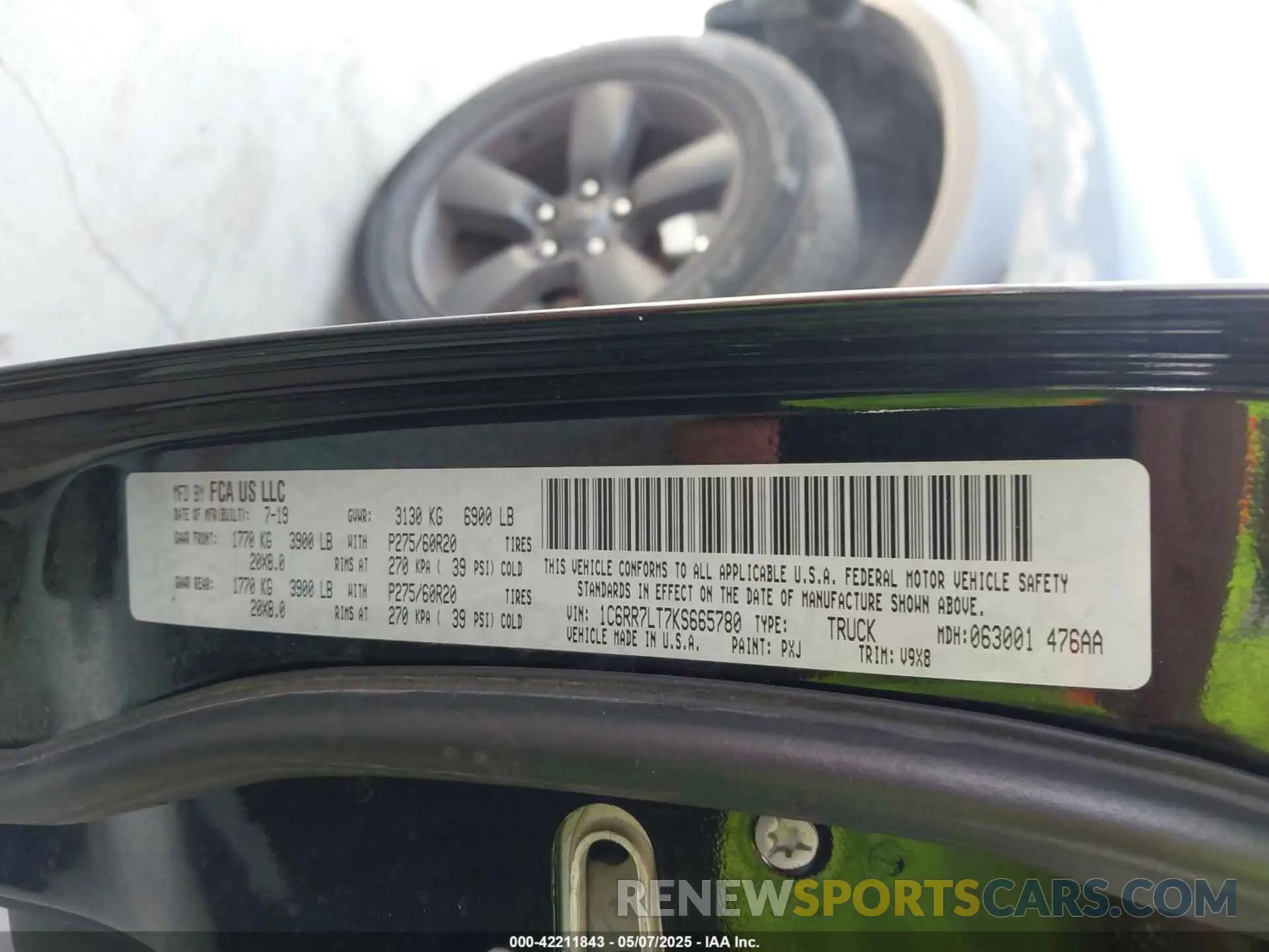 9 Photograph of a damaged car 1C6RR7LT7KS665780 RAM 1500 CLASSIC 2019