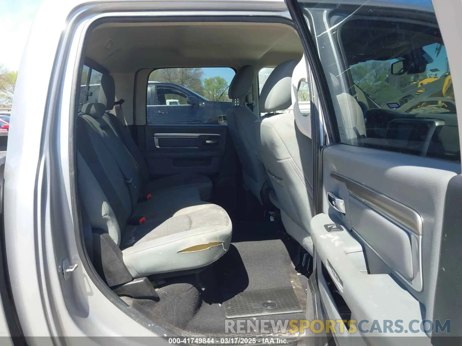 8 Photograph of a damaged car 1C6RR7LT8KS605782 RAM 1500 CLASSIC 2019