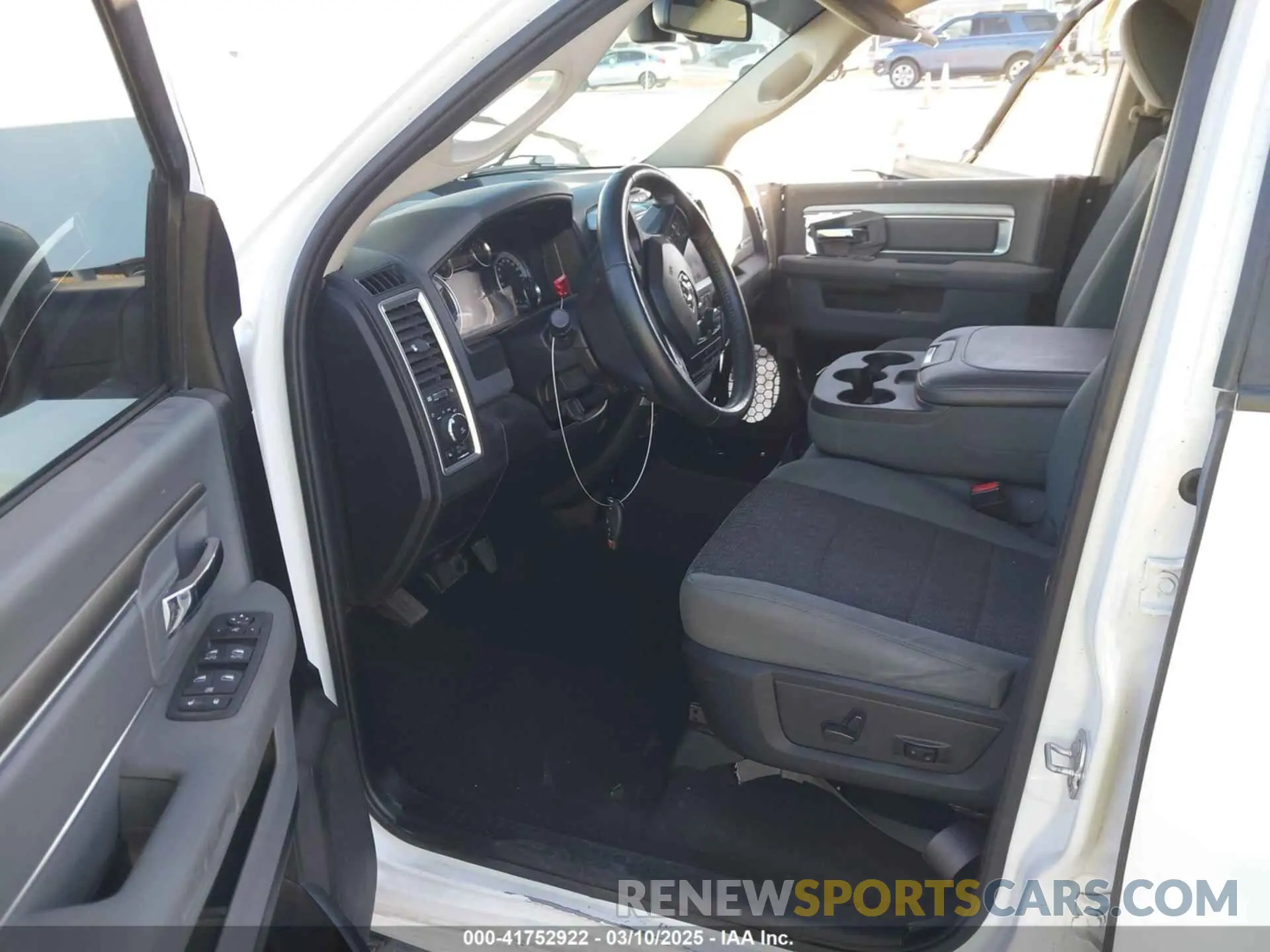 5 Photograph of a damaged car 1C6RR7LT9KS527190 RAM 1500 CLASSIC 2019