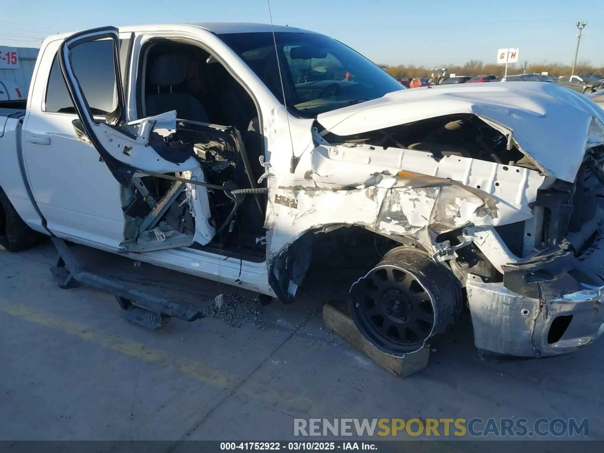 6 Photograph of a damaged car 1C6RR7LT9KS527190 RAM 1500 CLASSIC 2019