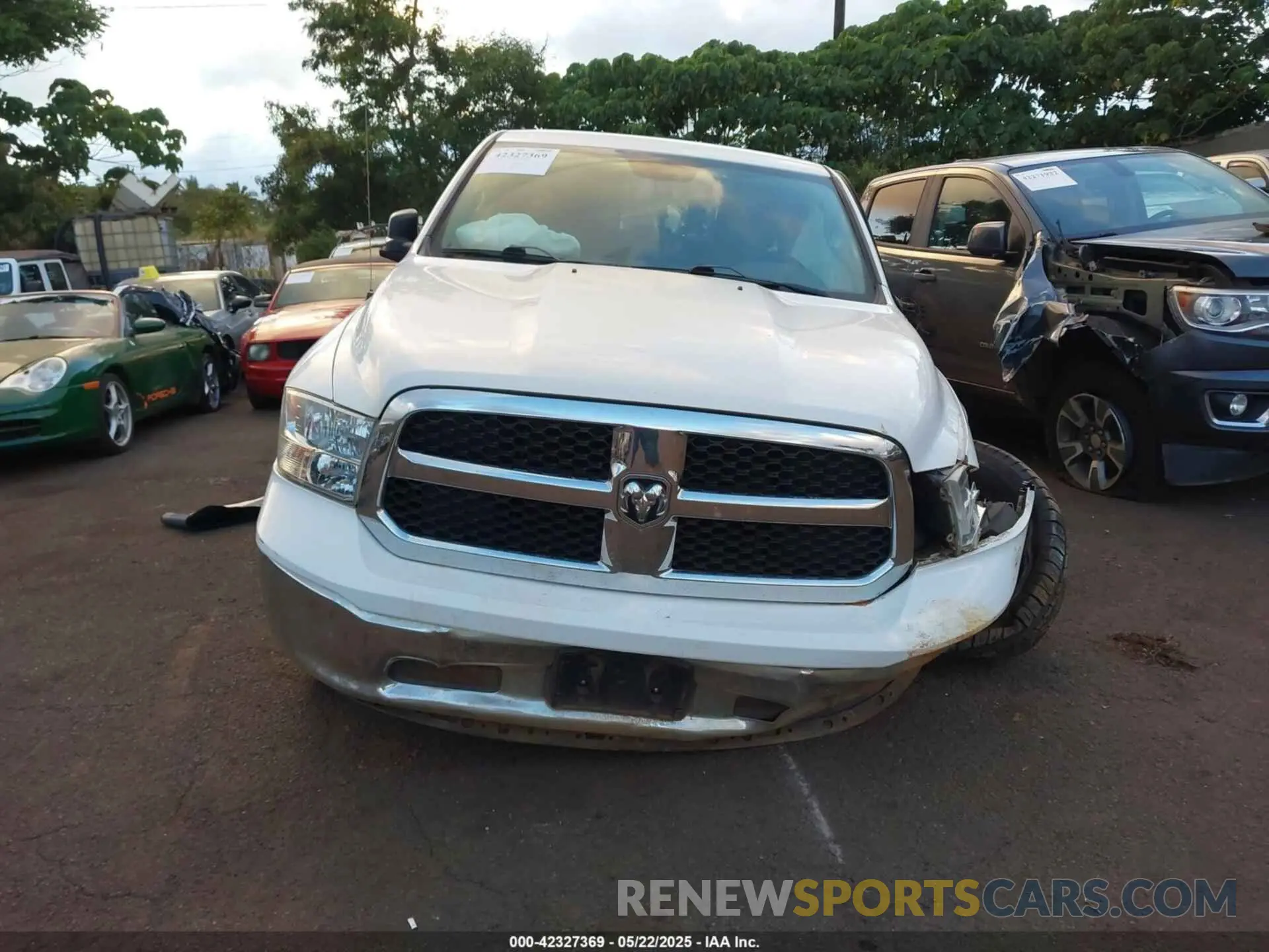 11 Photograph of a damaged car 1C6RR7LT9KS696562 RAM 1500 CLASSIC 2019
