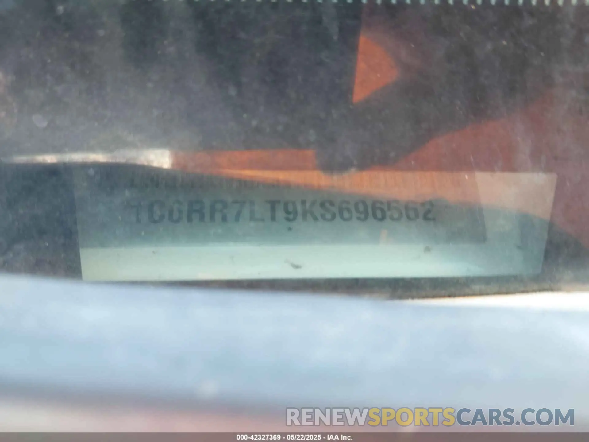9 Photograph of a damaged car 1C6RR7LT9KS696562 RAM 1500 CLASSIC 2019
