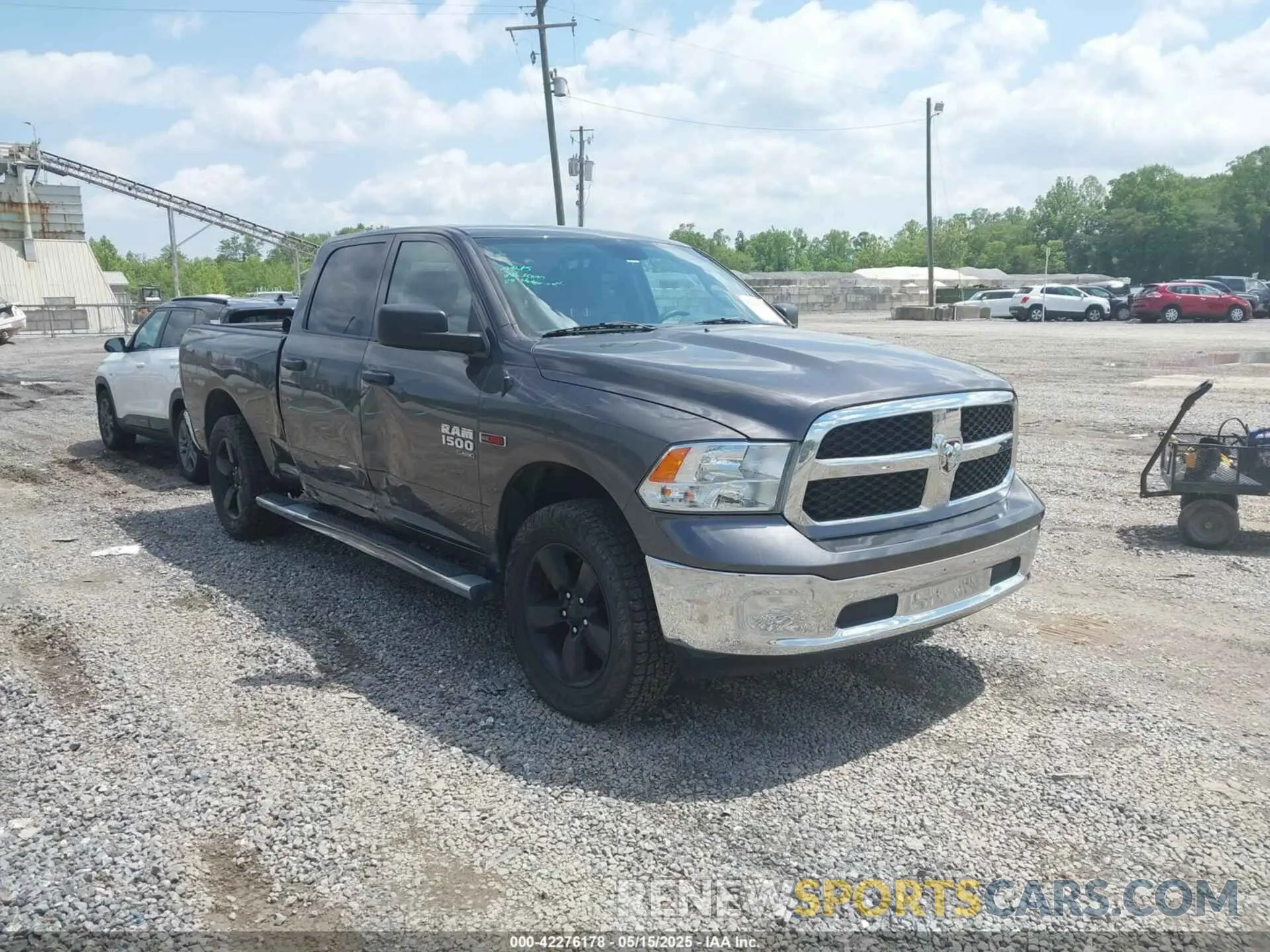 1 Photograph of a damaged car 1C6RR7SM1KS696999 RAM 1500 CLASSIC 2019