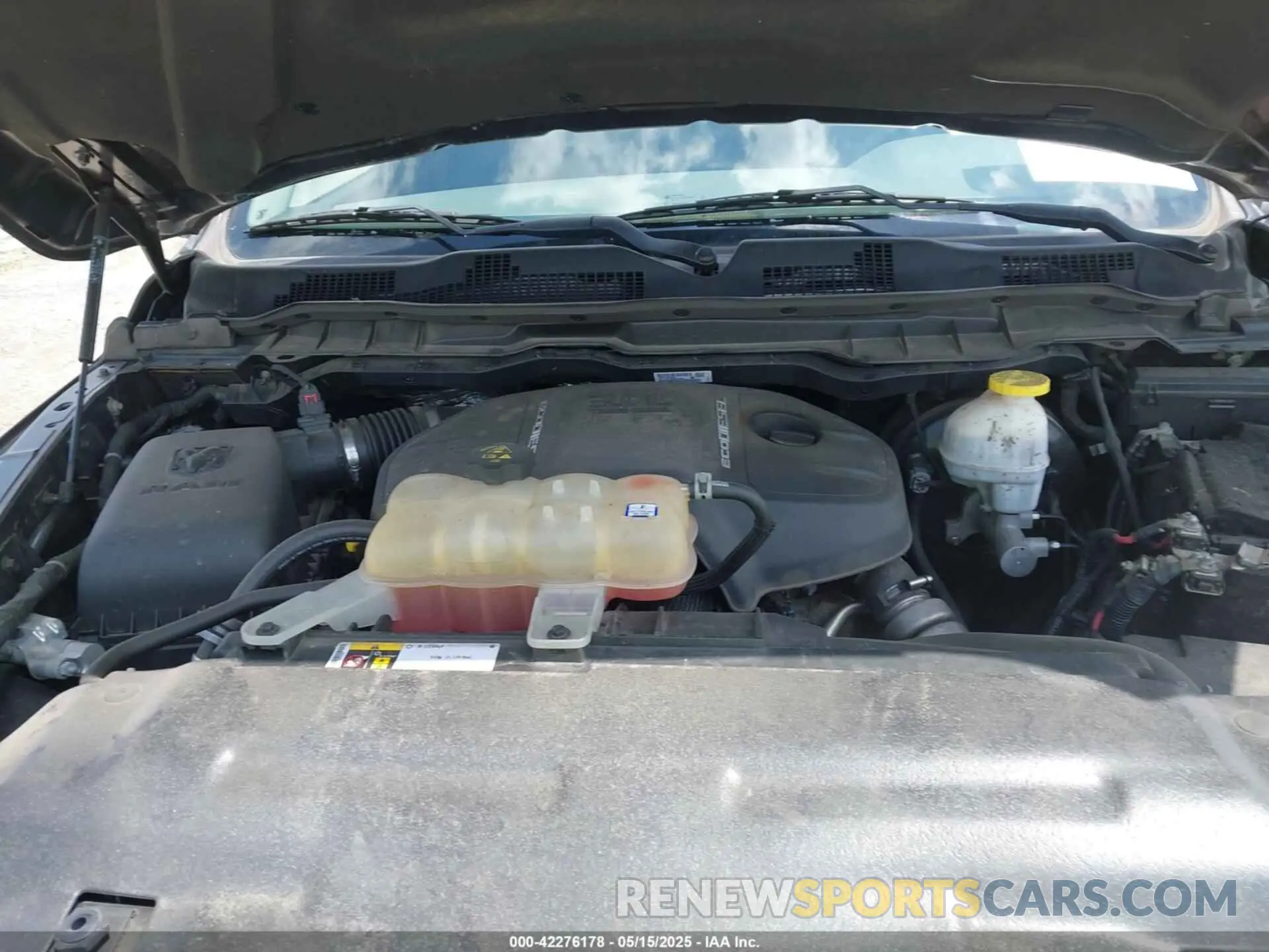 10 Photograph of a damaged car 1C6RR7SM1KS696999 RAM 1500 CLASSIC 2019