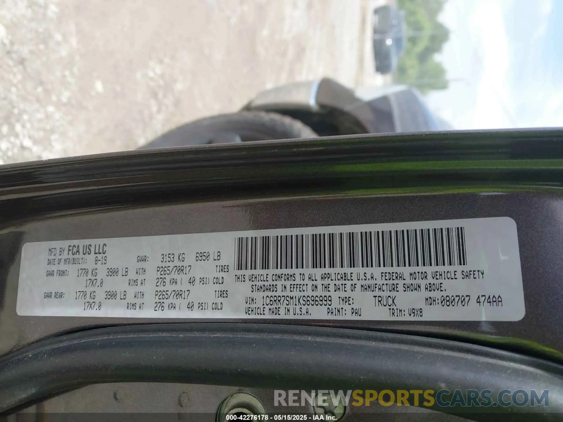 9 Photograph of a damaged car 1C6RR7SM1KS696999 RAM 1500 CLASSIC 2019