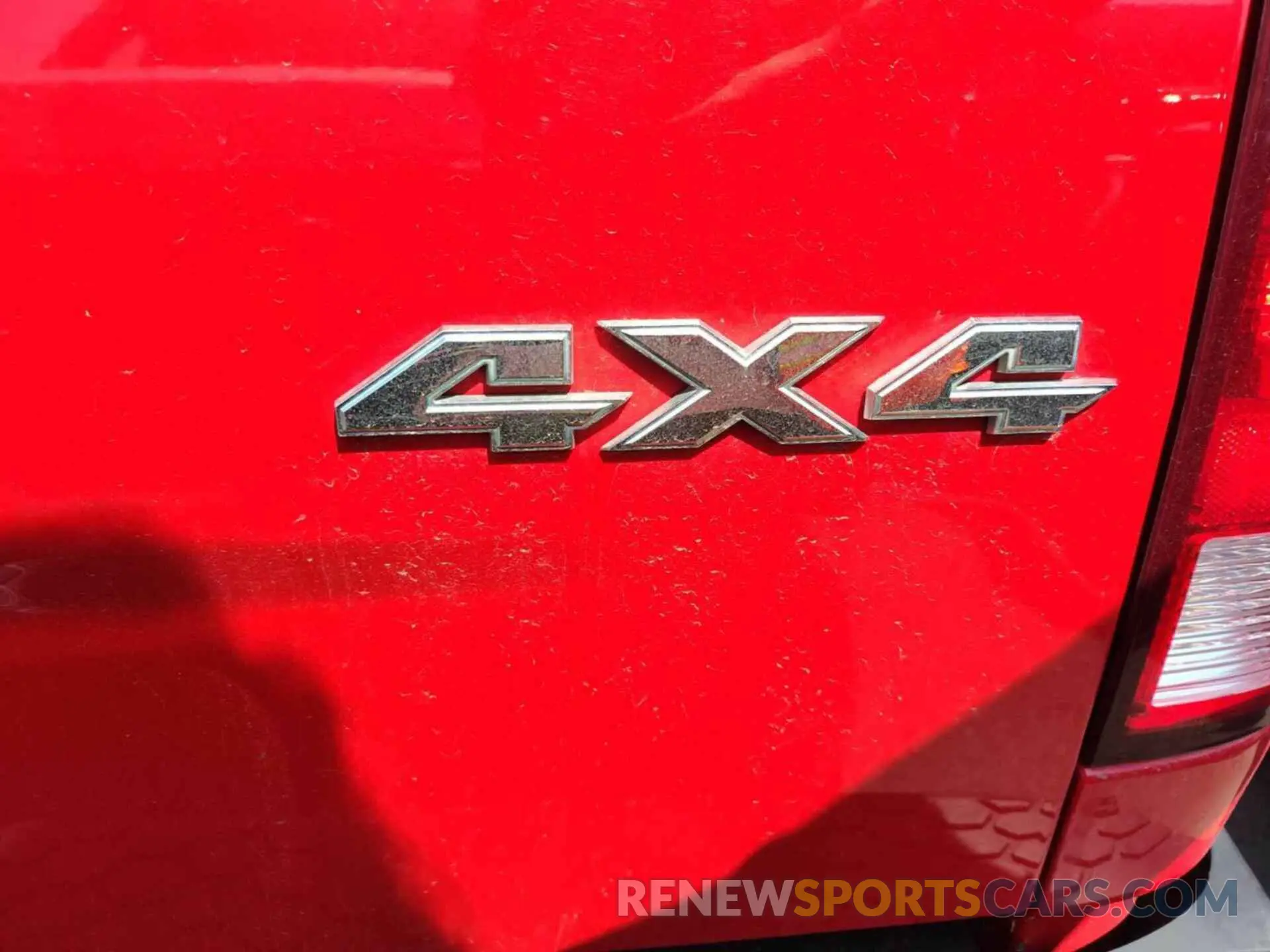 10 Photograph of a damaged car 1C6RR7ST1KS612722 RAM 1500 CLASSIC 2019