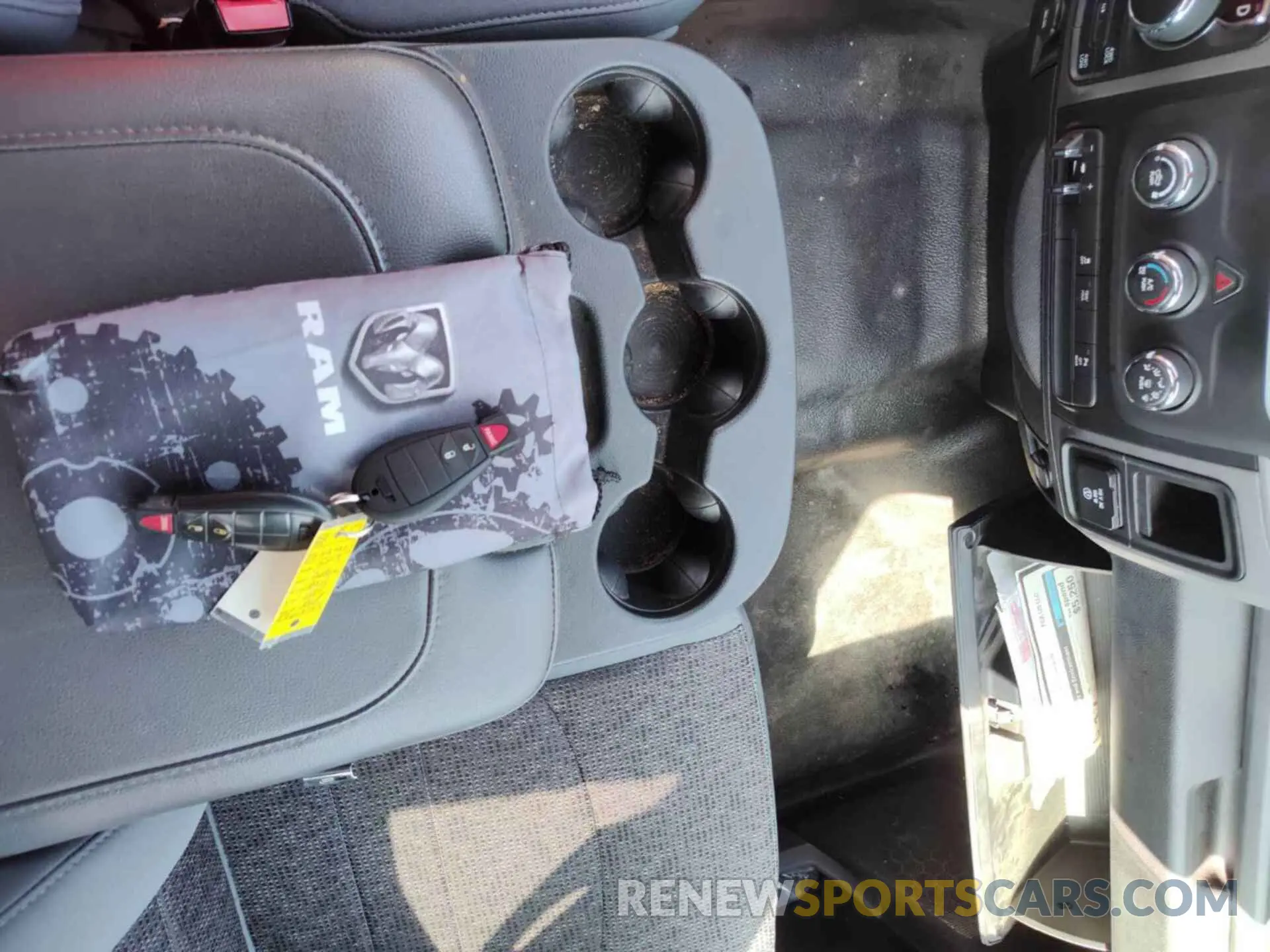 11 Photograph of a damaged car 1C6RR7ST1KS612722 RAM 1500 CLASSIC 2019