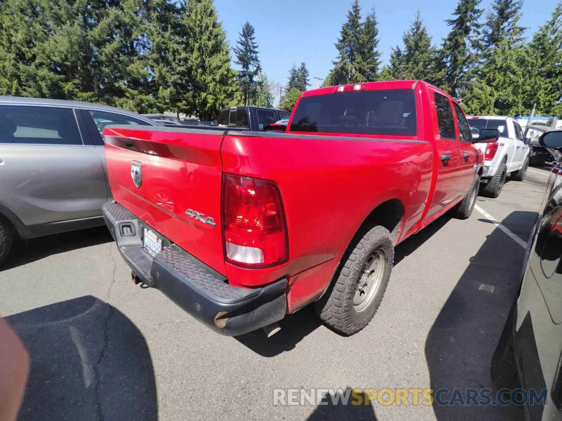 13 Photograph of a damaged car 1C6RR7ST1KS612722 RAM 1500 CLASSIC 2019