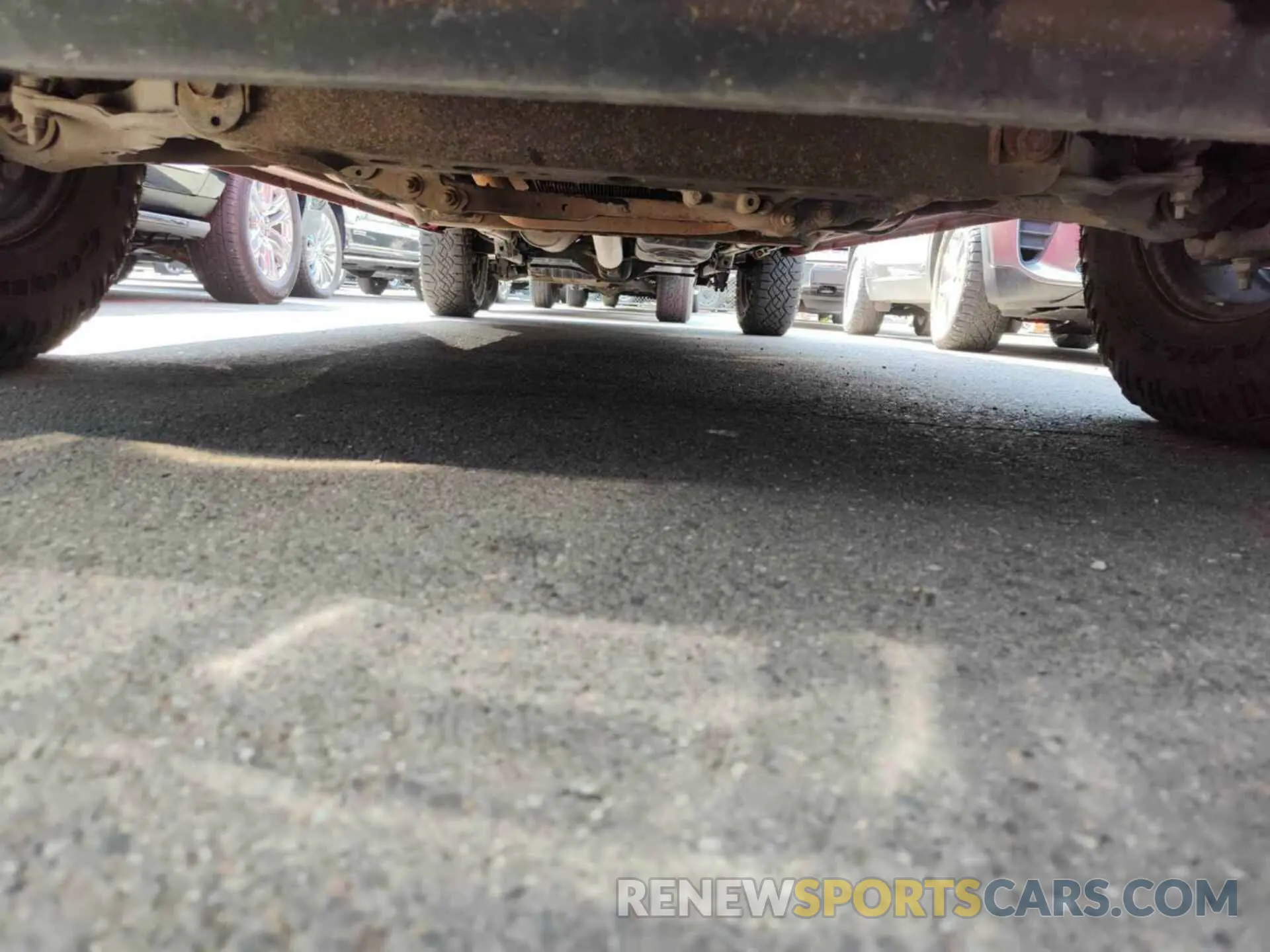 18 Photograph of a damaged car 1C6RR7ST1KS612722 RAM 1500 CLASSIC 2019