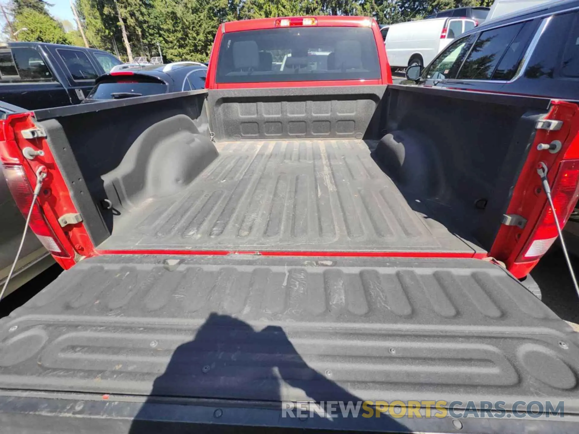 19 Photograph of a damaged car 1C6RR7ST1KS612722 RAM 1500 CLASSIC 2019