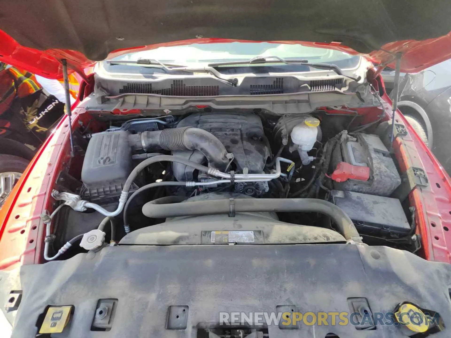 5 Photograph of a damaged car 1C6RR7ST1KS612722 RAM 1500 CLASSIC 2019