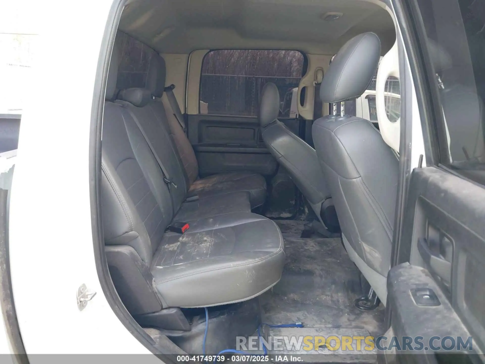 8 Photograph of a damaged car 1C6RR7ST2KS731153 RAM 1500 CLASSIC 2019