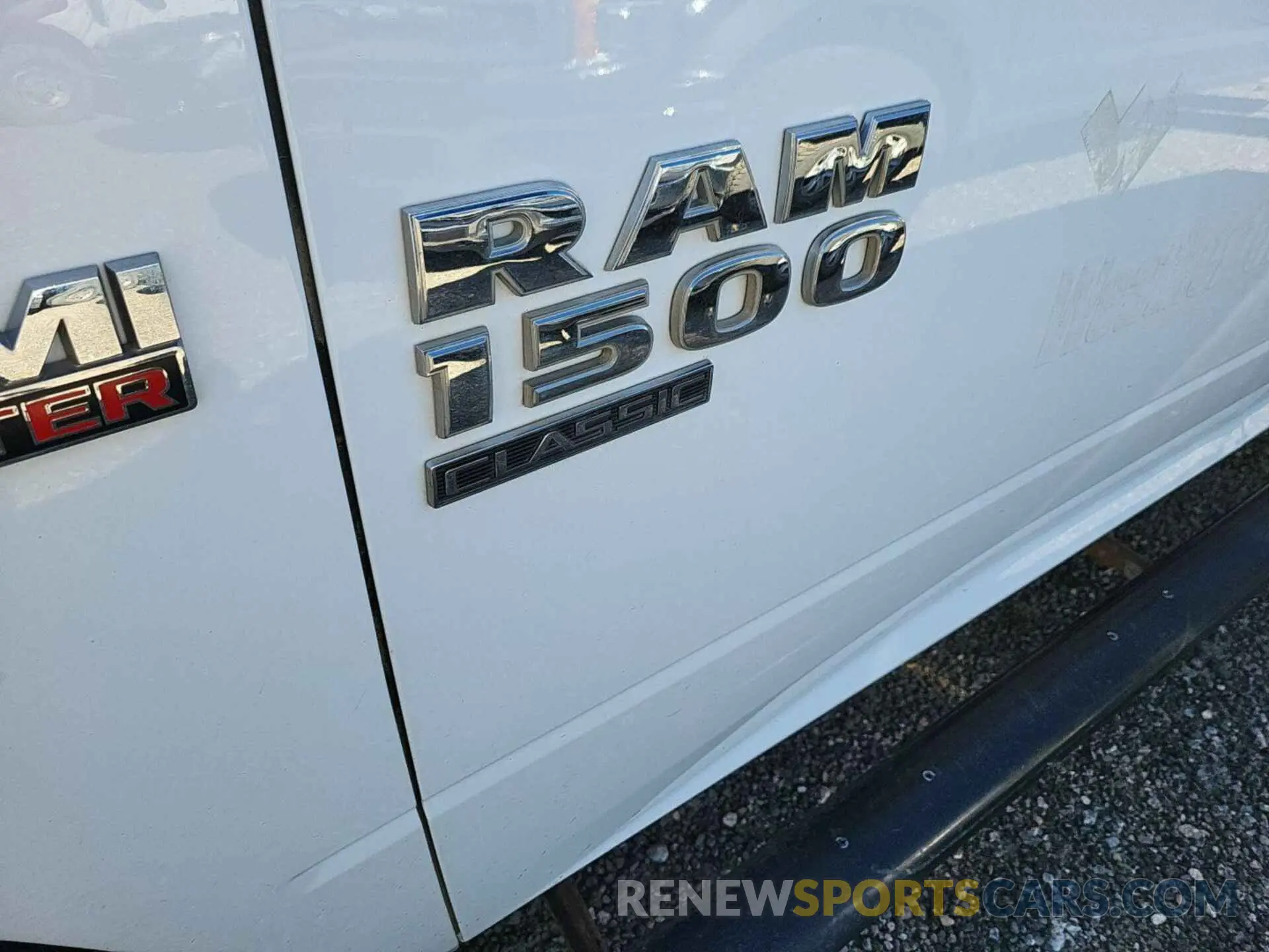 11 Photograph of a damaged car 1C6RR7ST7KS602650 RAM 1500 CLASSIC 2019