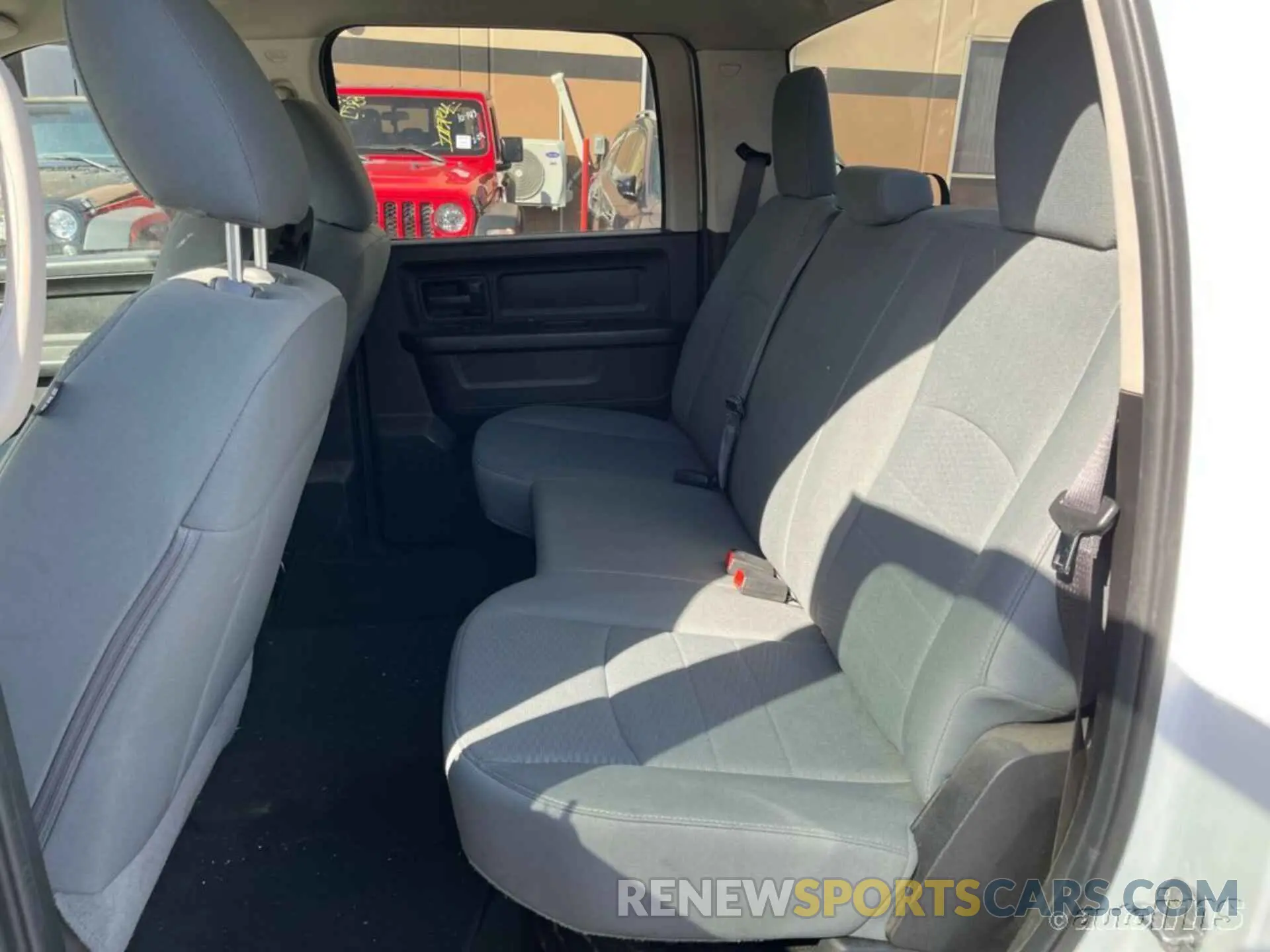 4 Photograph of a damaged car 1C6RR7ST9KS601452 RAM 1500 CLASSIC 2019