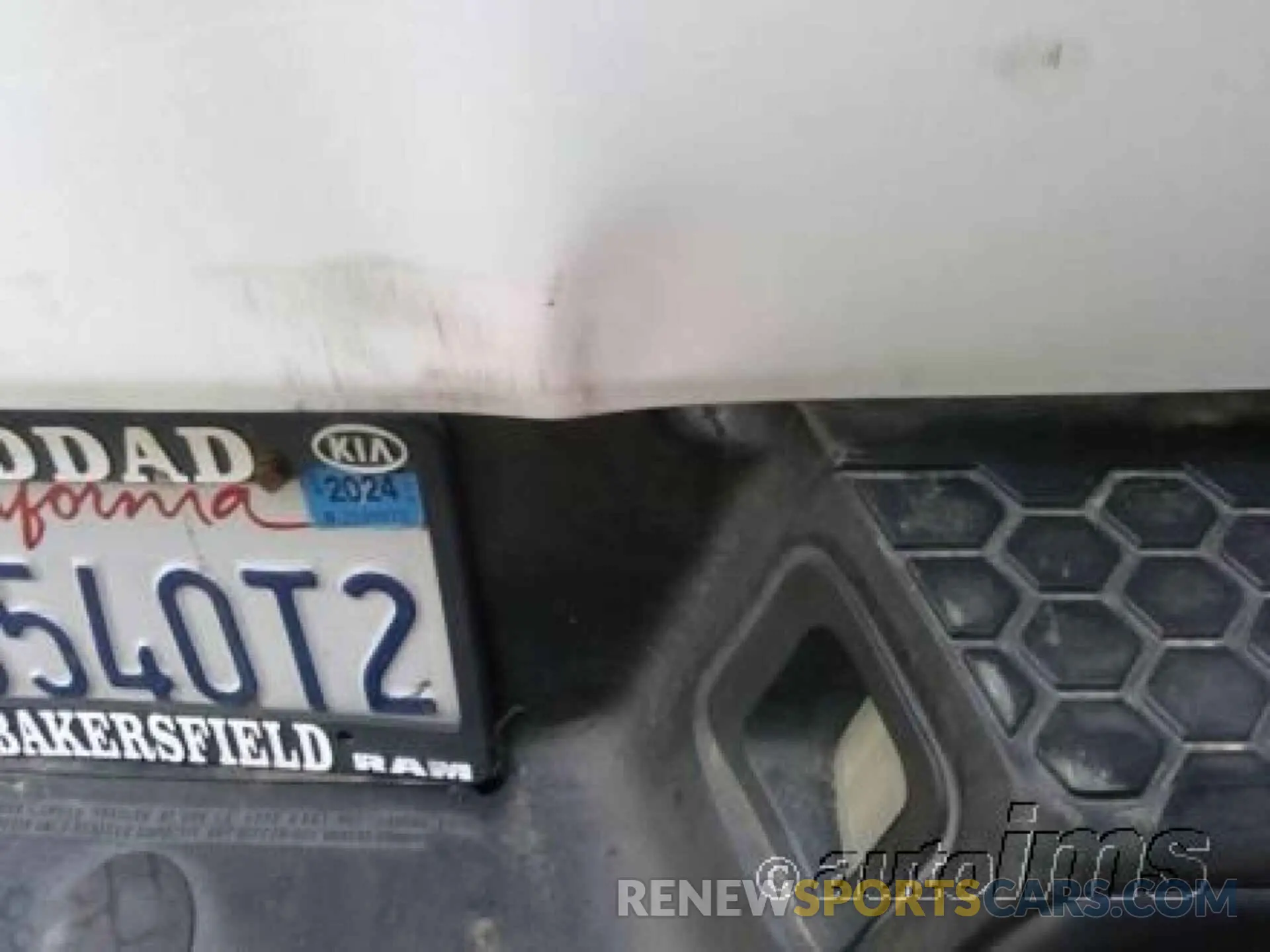 6 Photograph of a damaged car 1C6RR7ST9KS601452 RAM 1500 CLASSIC 2019