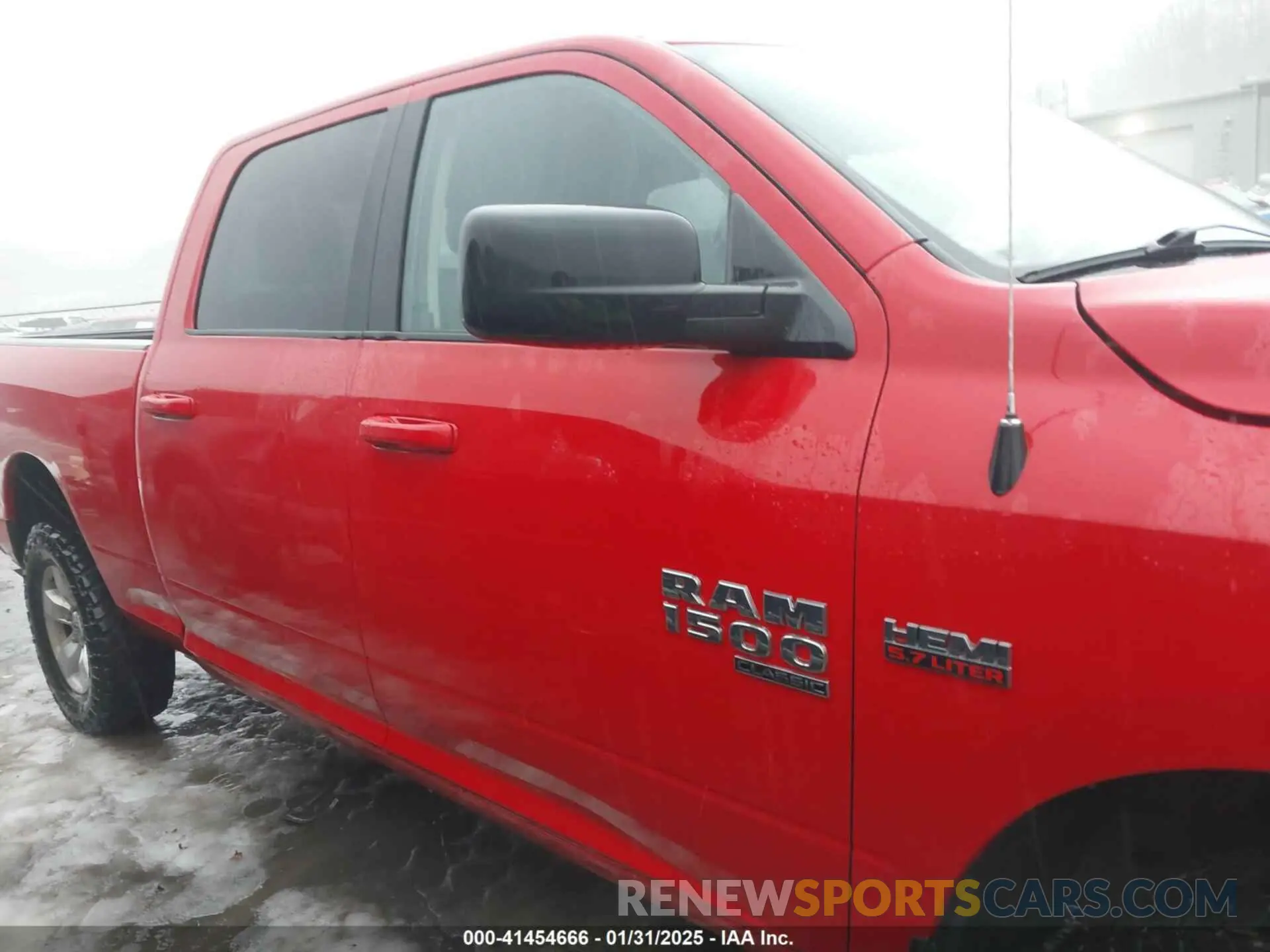 13 Photograph of a damaged car 1C6RR7TT1KS510559 RAM 1500 CLASSIC 2019