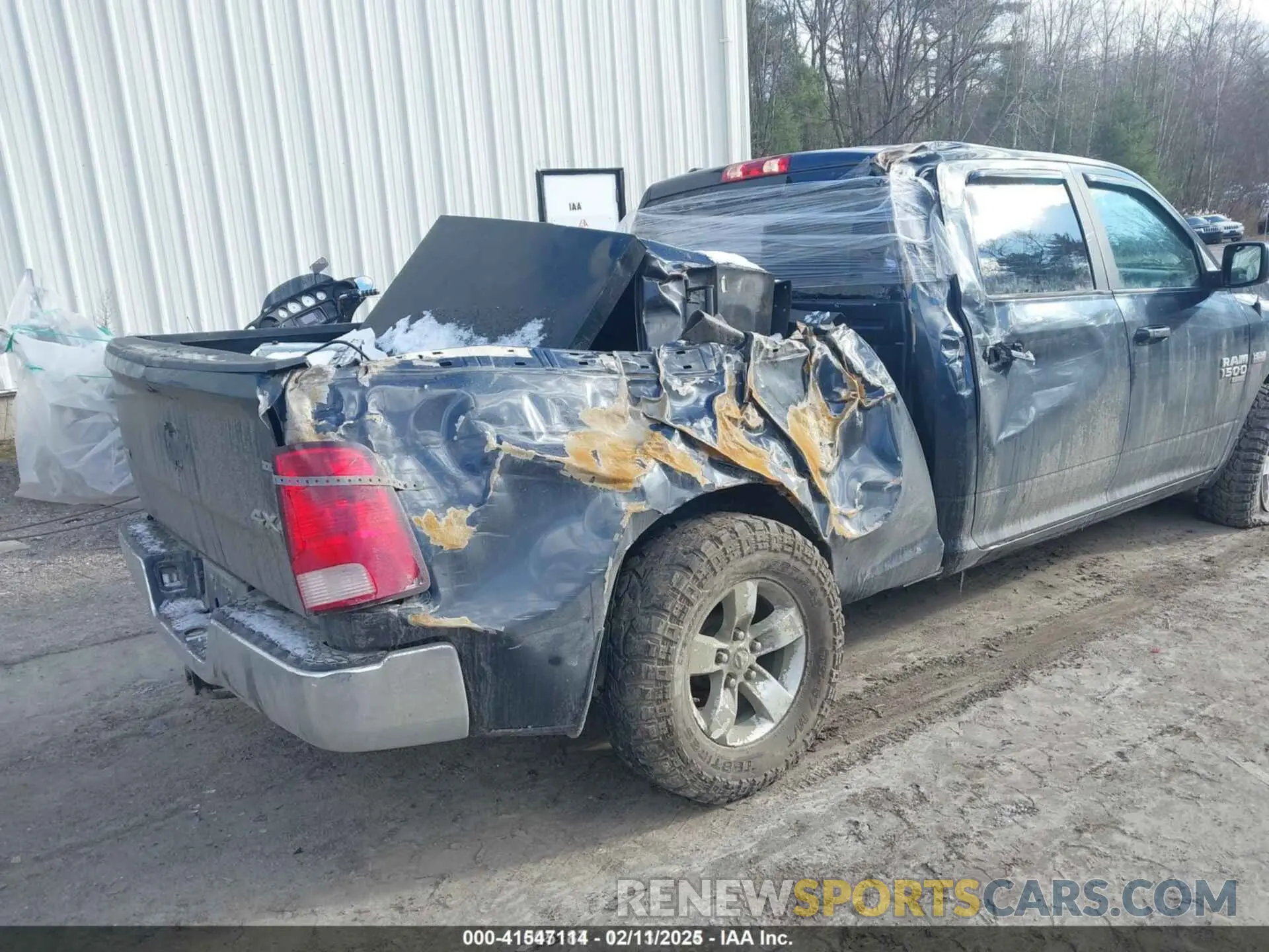 6 Photograph of a damaged car 1C6RR7TT2KS576702 RAM 1500 CLASSIC 2019