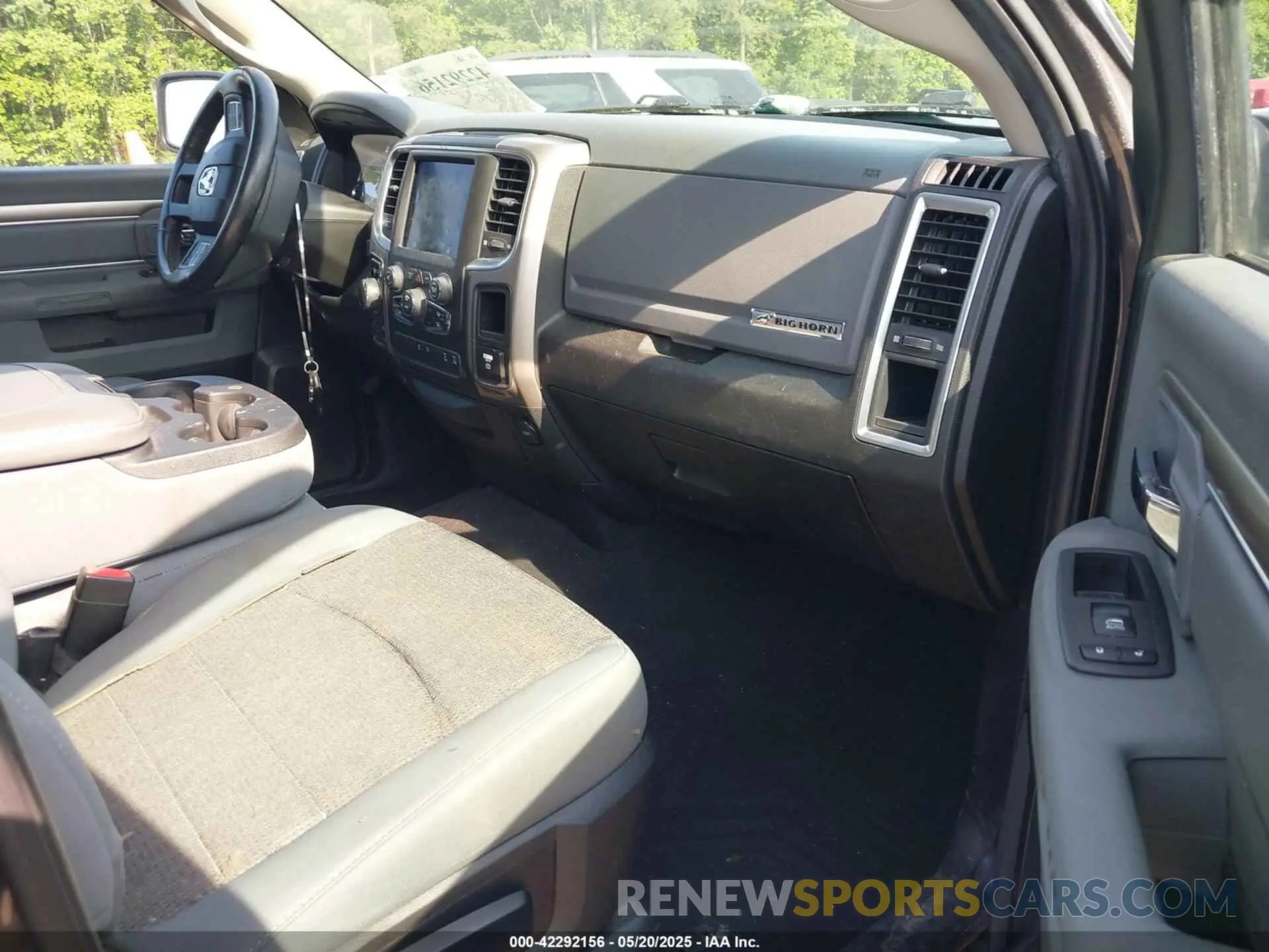 5 Photograph of a damaged car 1C6RR7TT2KS648286 RAM 1500 CLASSIC 2019
