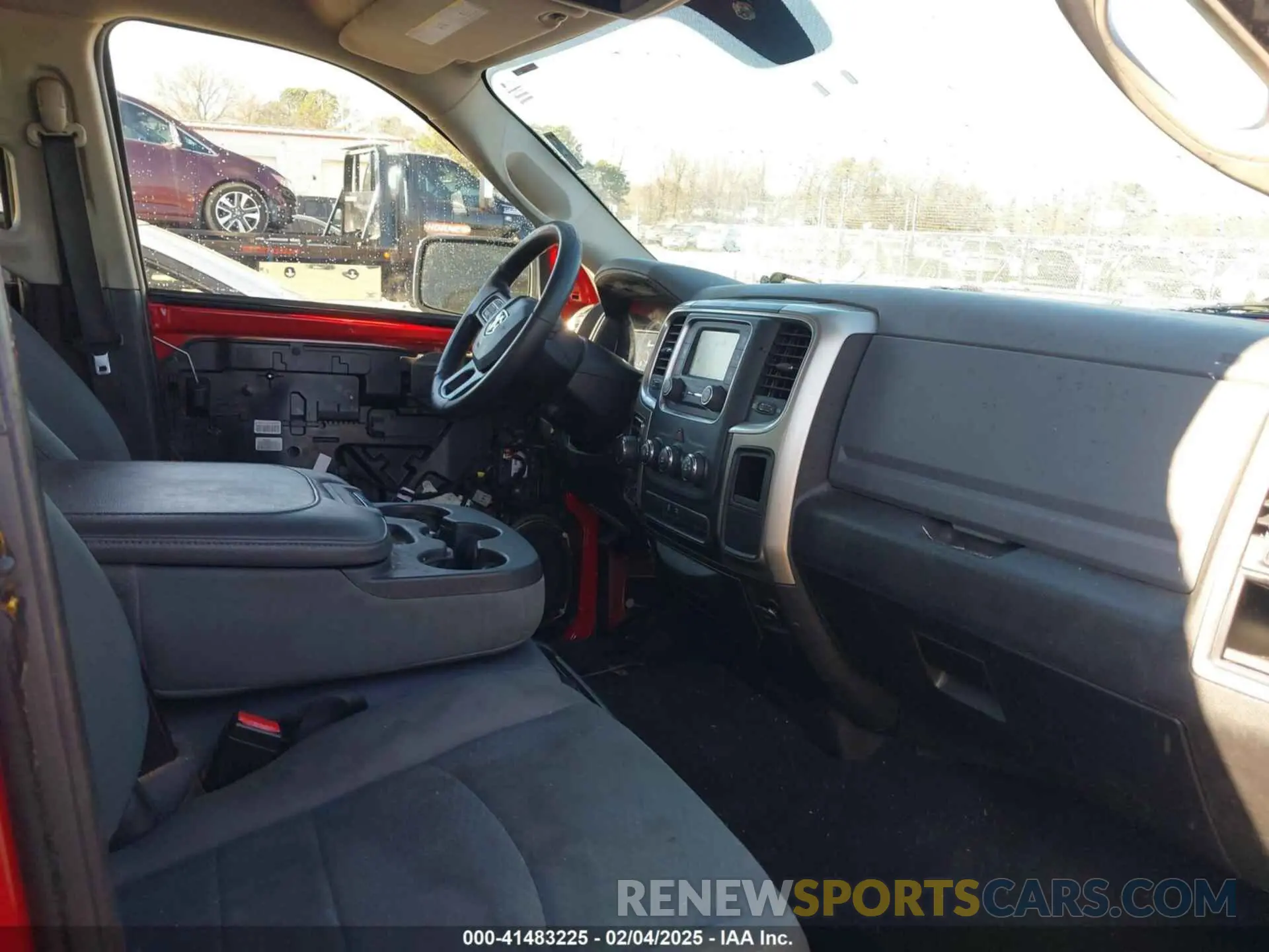5 Photograph of a damaged car 1C6RR7TT5KS516896 RAM 1500 CLASSIC 2019
