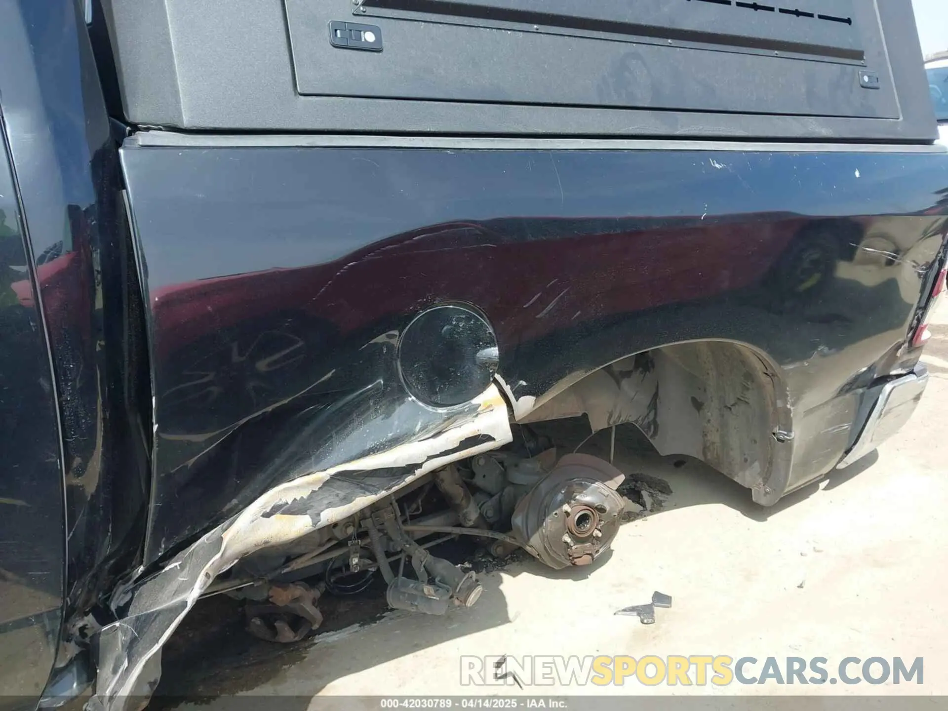 6 Photograph of a damaged car 1C6RR7TT7KS646226 RAM 1500 CLASSIC 2019